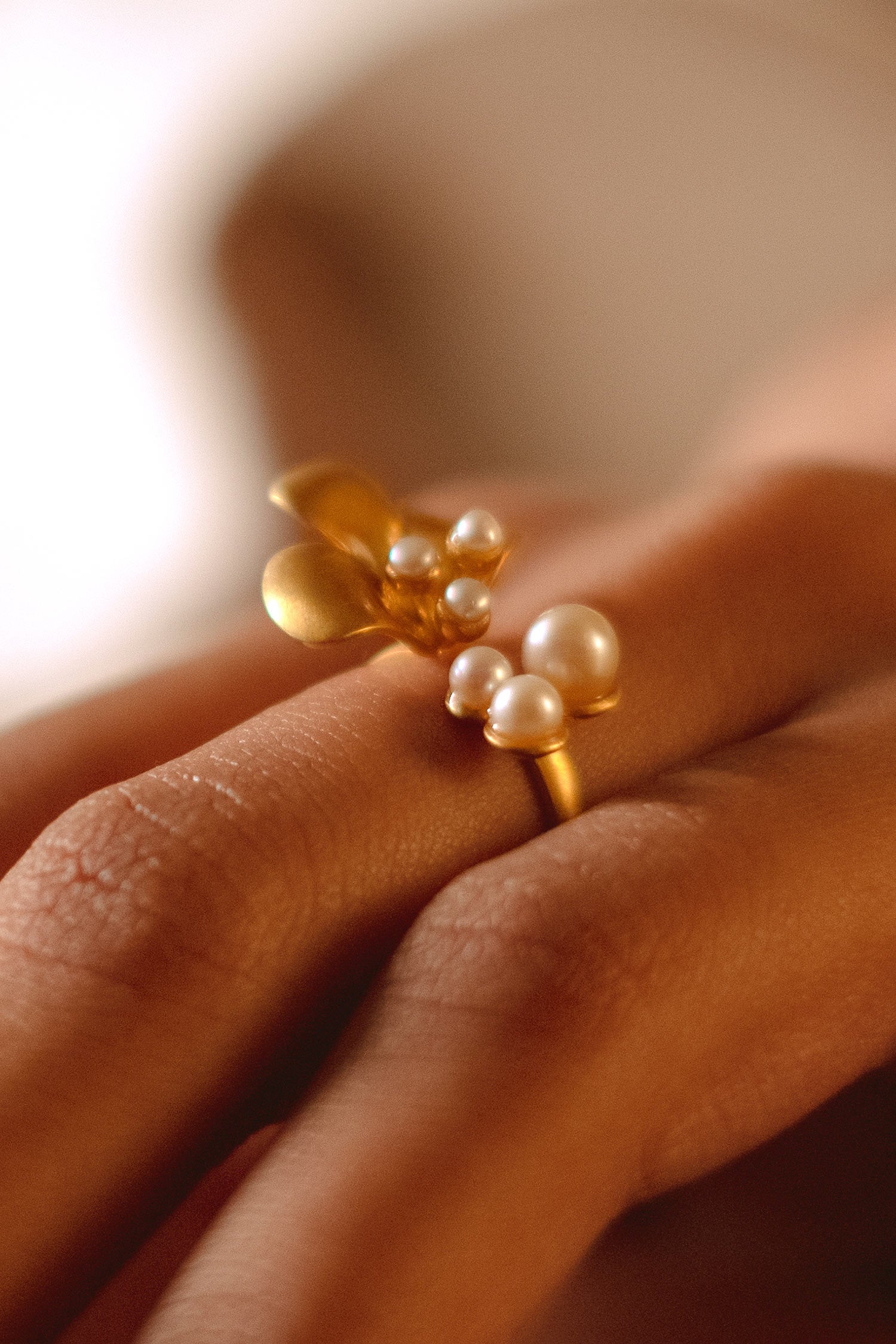 Daisy Petal Pearl Embellished Ring 