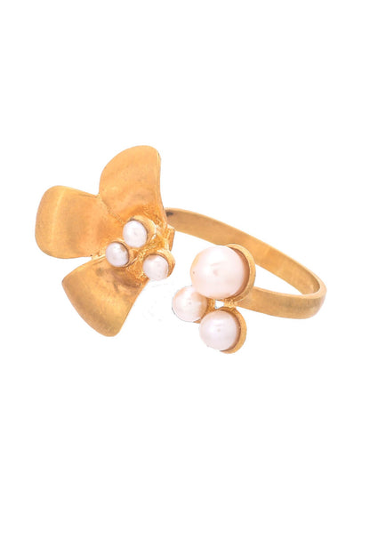 Daisy Petal Pearl Embellished Ring 