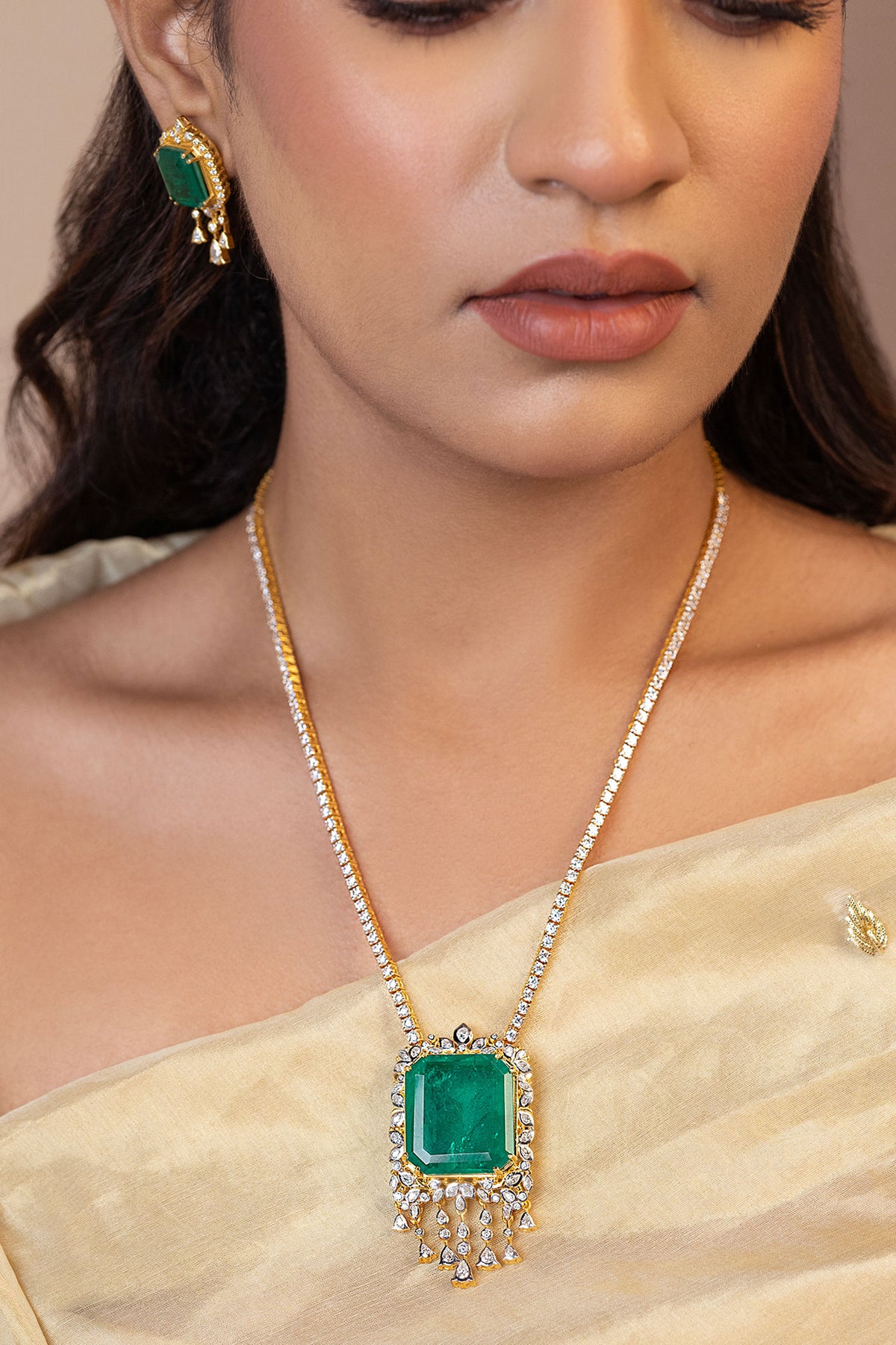 Iris Doublet Moissanite Embellished Pendant Necklace Set 