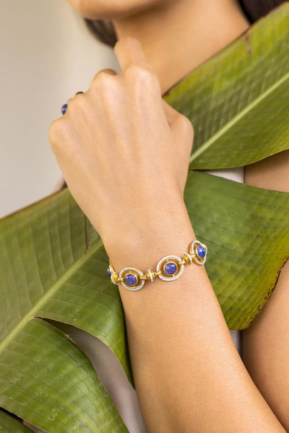 Linked Circular Carved Bracelet 