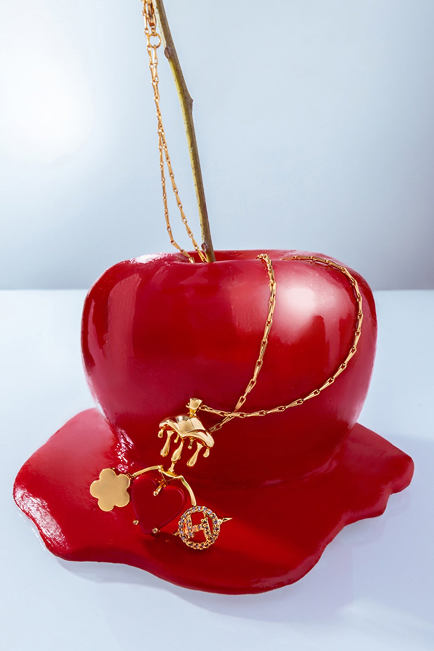 The Iconette Pendant Necklace 