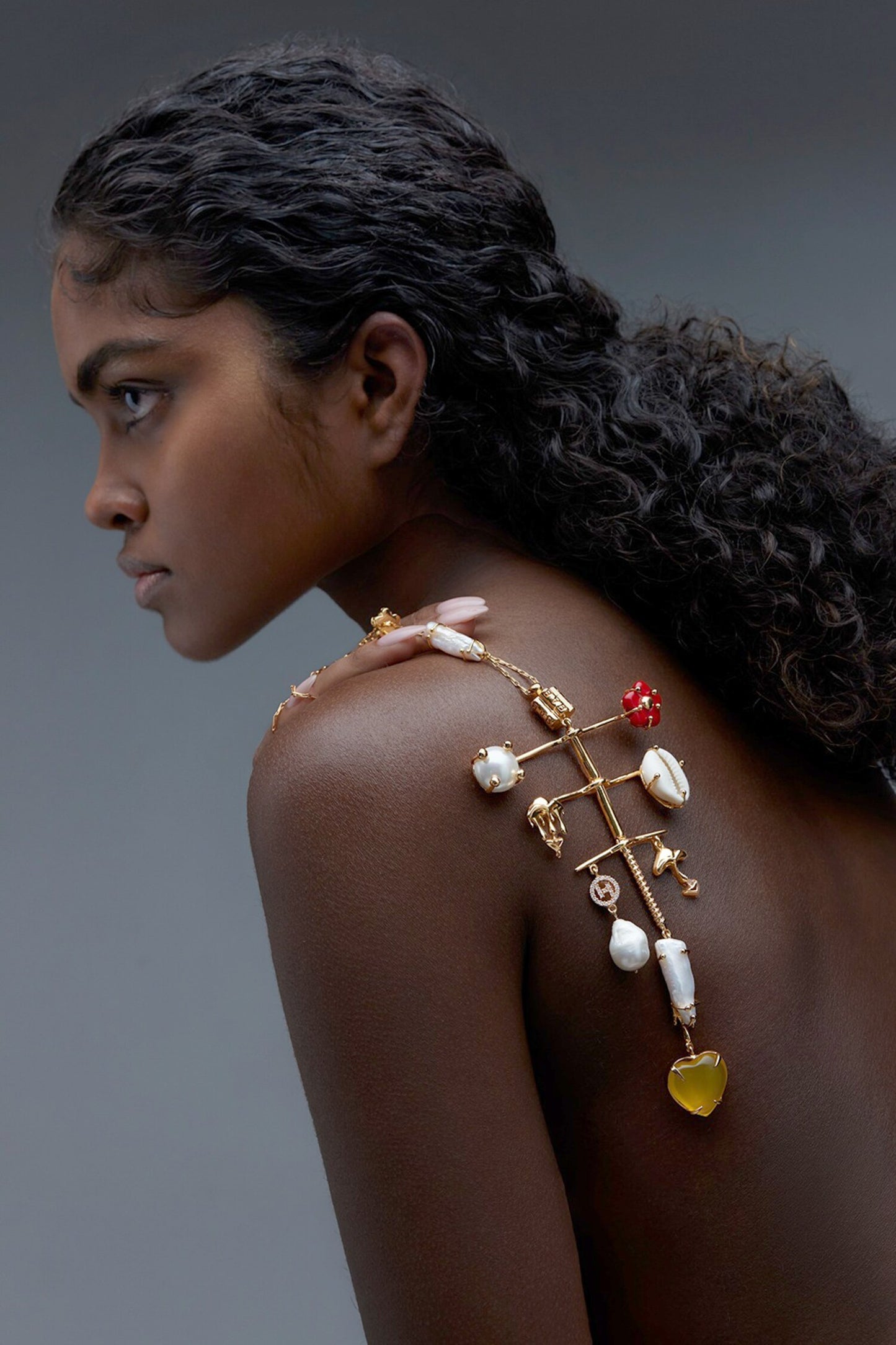 The Cartella Pendant Necklace 