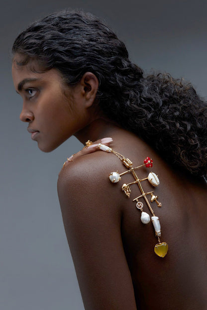 The Cartella Pendant Necklace 