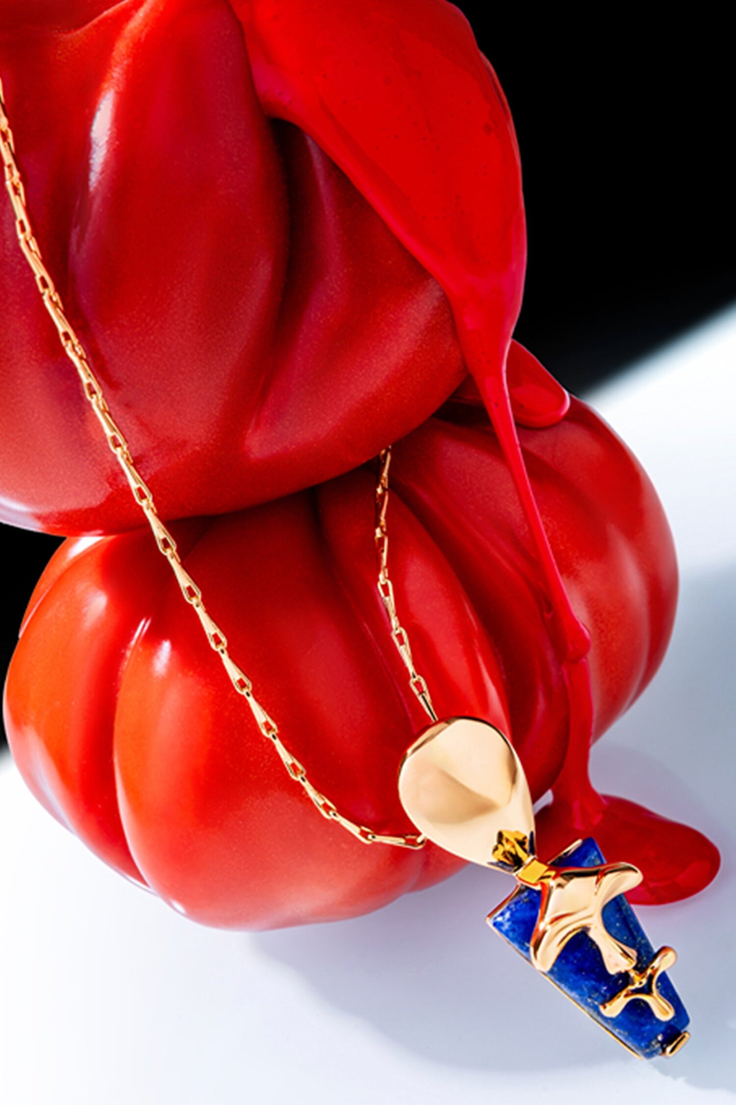 The Lazuli Sculpt Pendant Necklace 