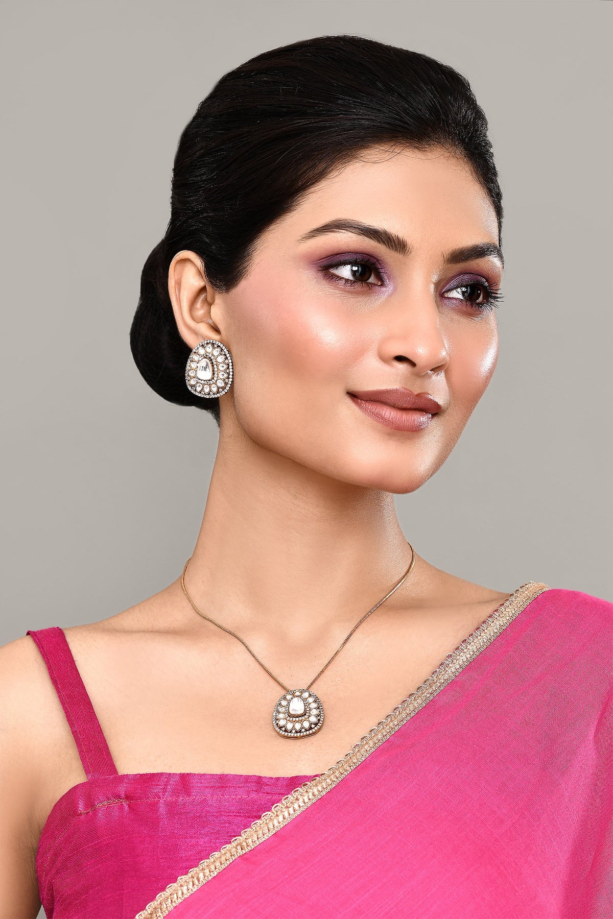 Embellished Pendant Necklace Set 