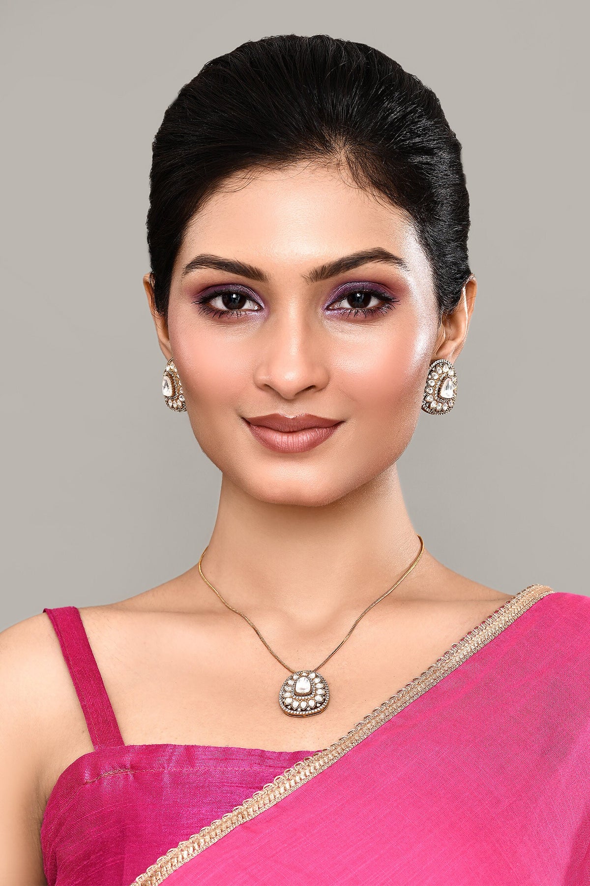 Embellished Pendant Necklace Set 