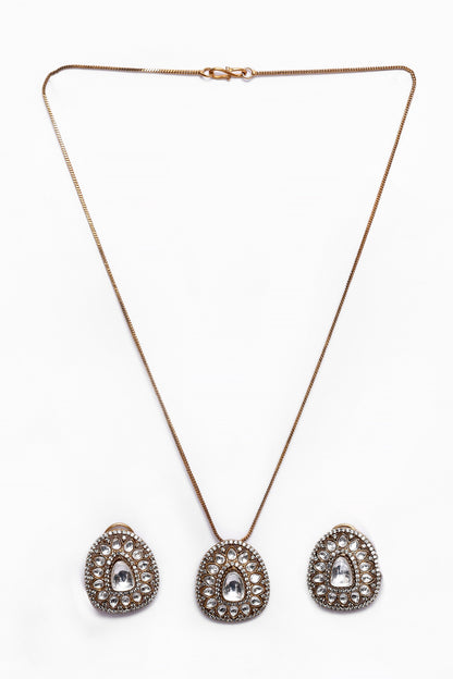 Embellished Pendant Necklace Set 