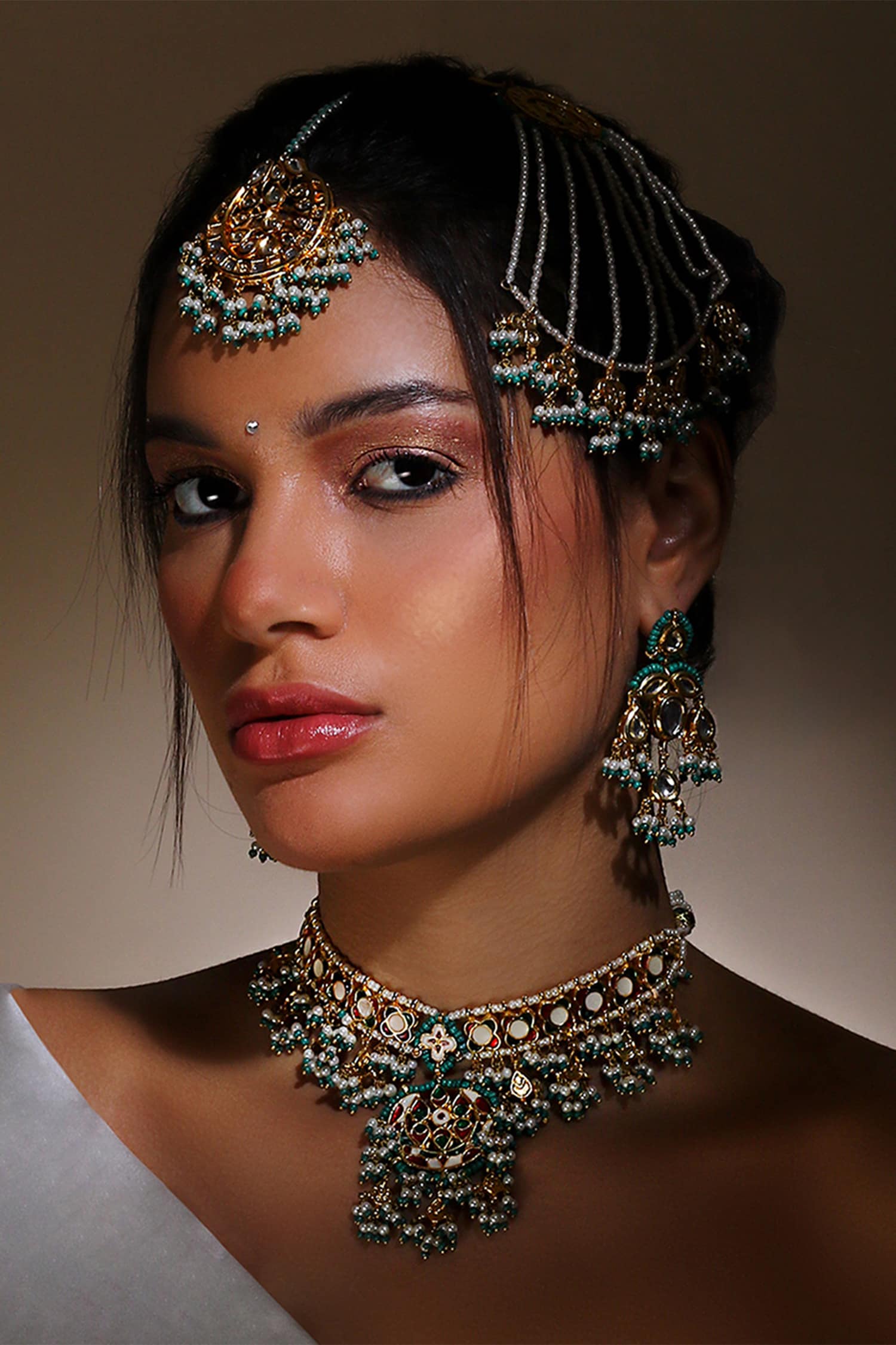 Kundan & Pearl Embellished Maangtikka 