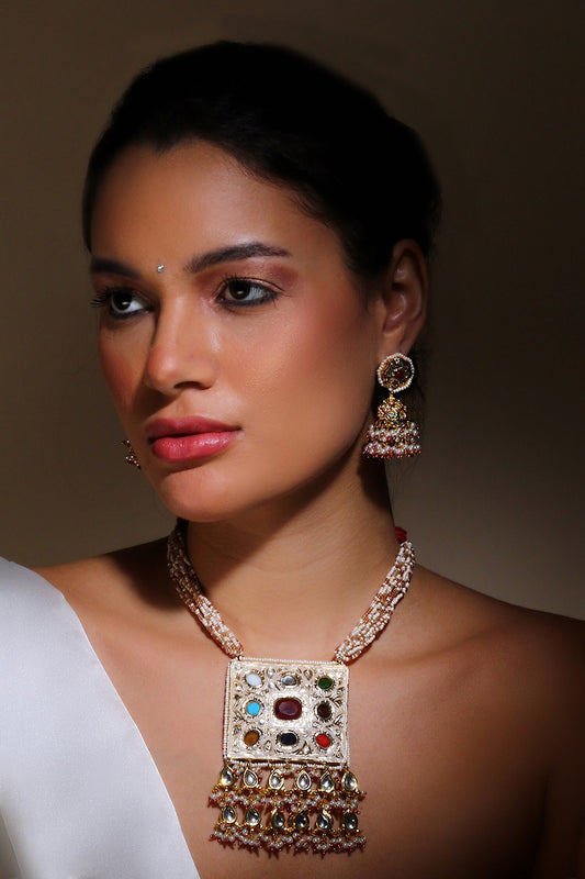 Natural Stone Embellished Pendant Necklace 