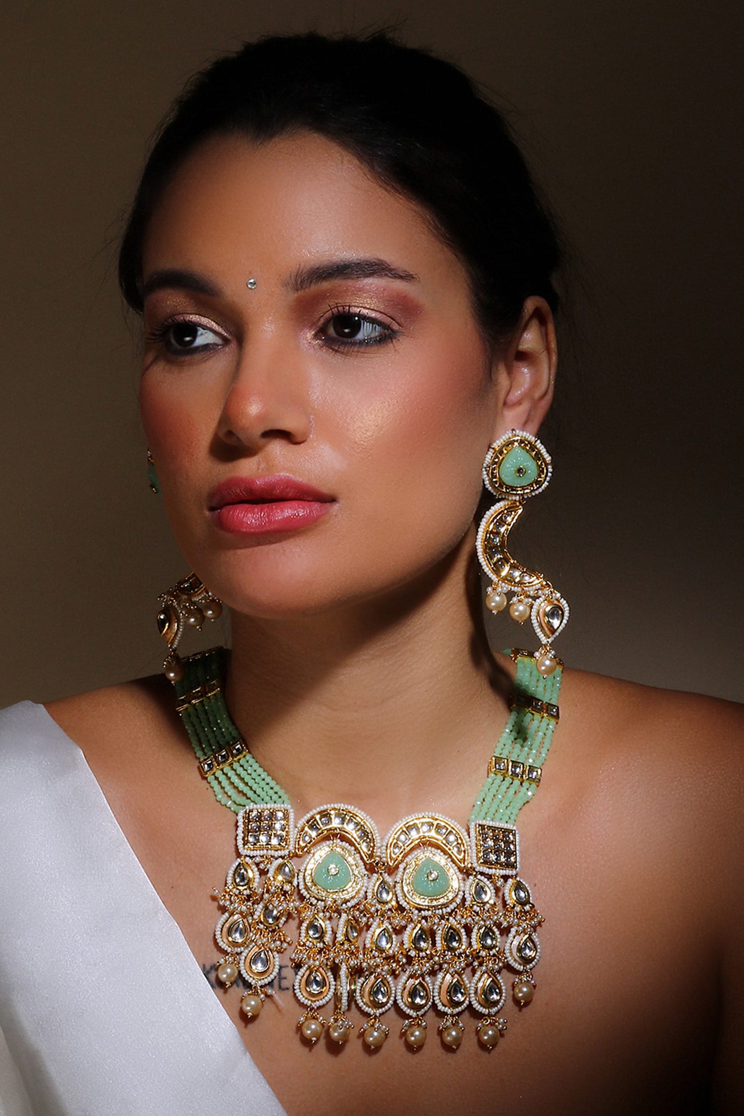 Kundan & Pearl Embellished Necklace 