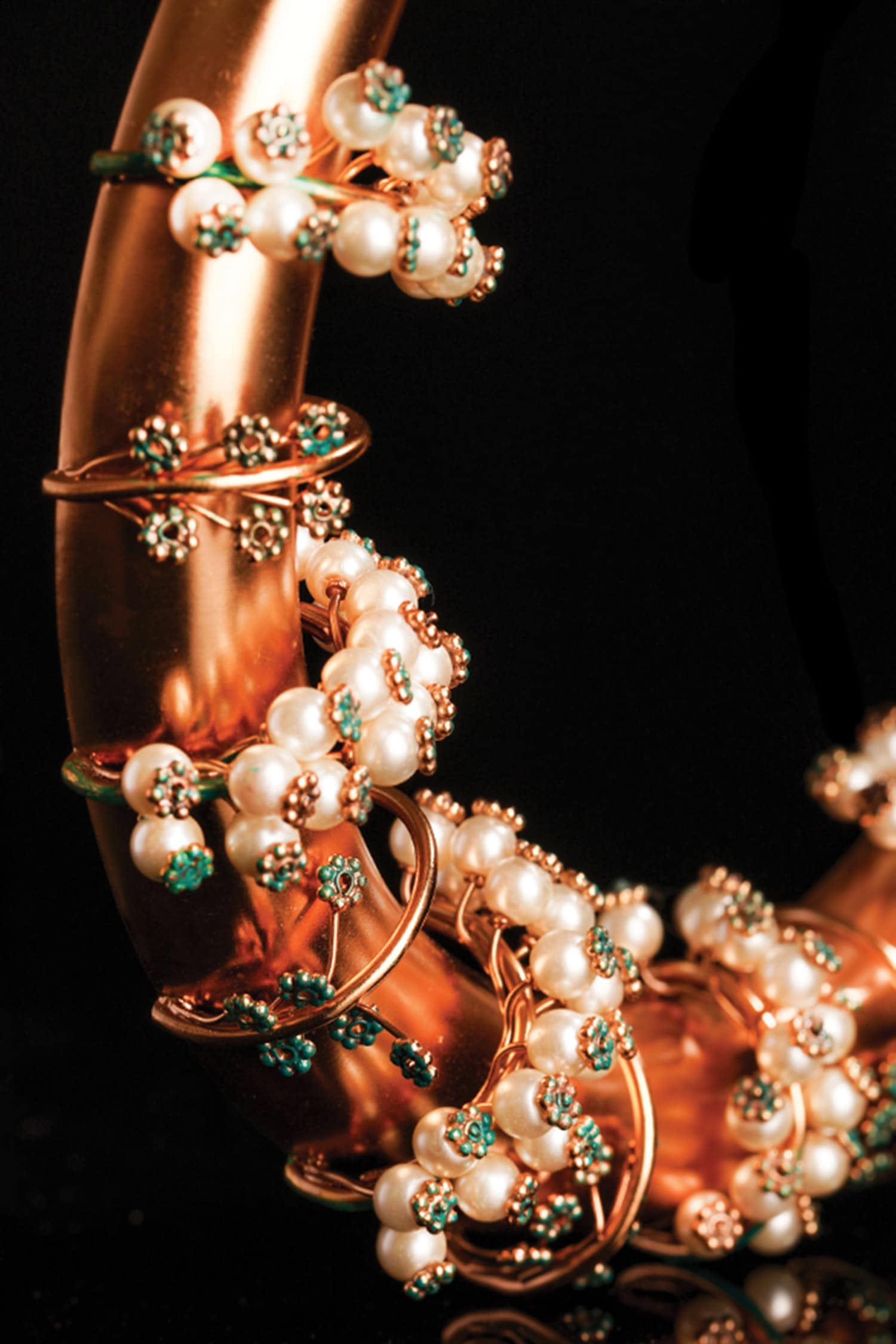 Emerald Serpentine Embellished Kanthi Necklace 