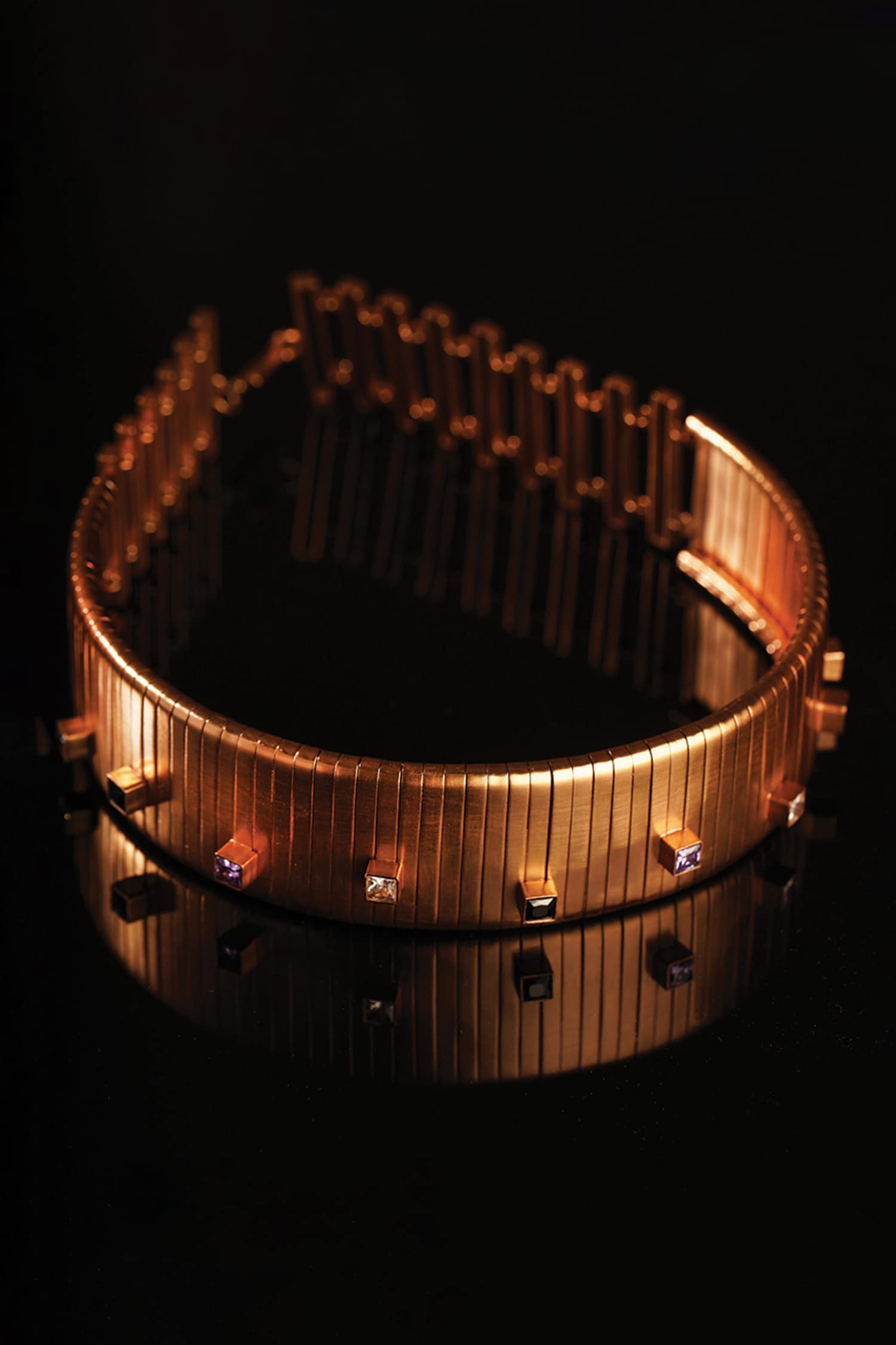 Queen Leia Embellished Choker Necklace 