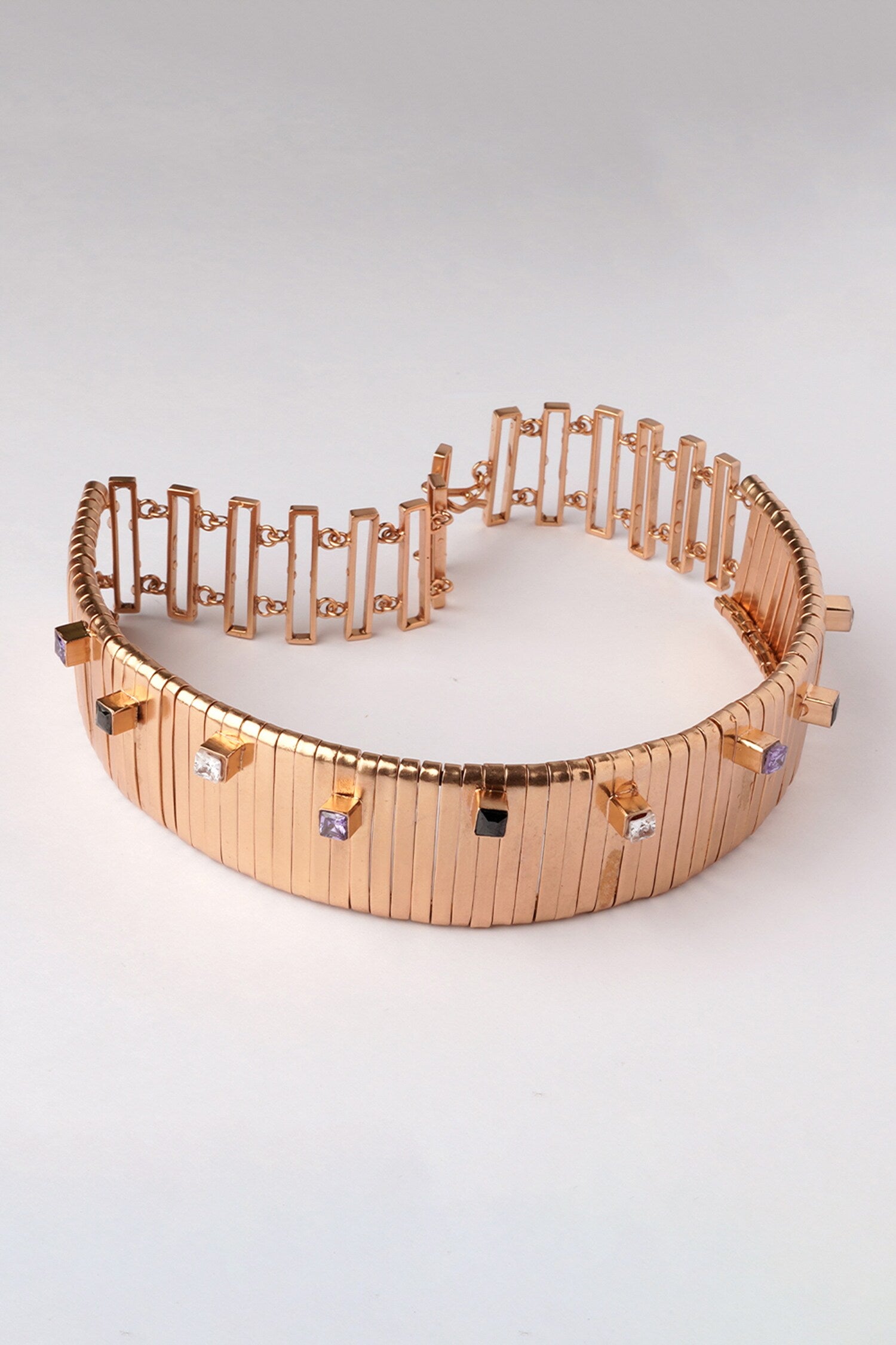 Queen Leia Embellished Choker Necklace 