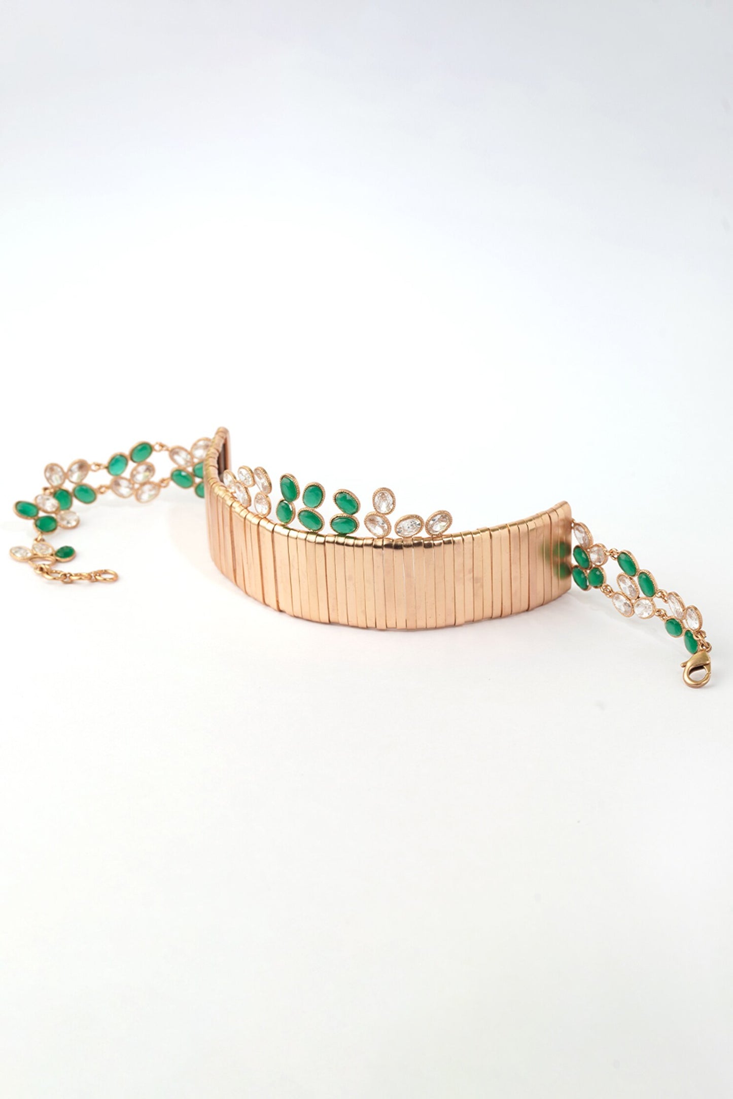 Cosmic Wreath Ribbon Emerald Choker 