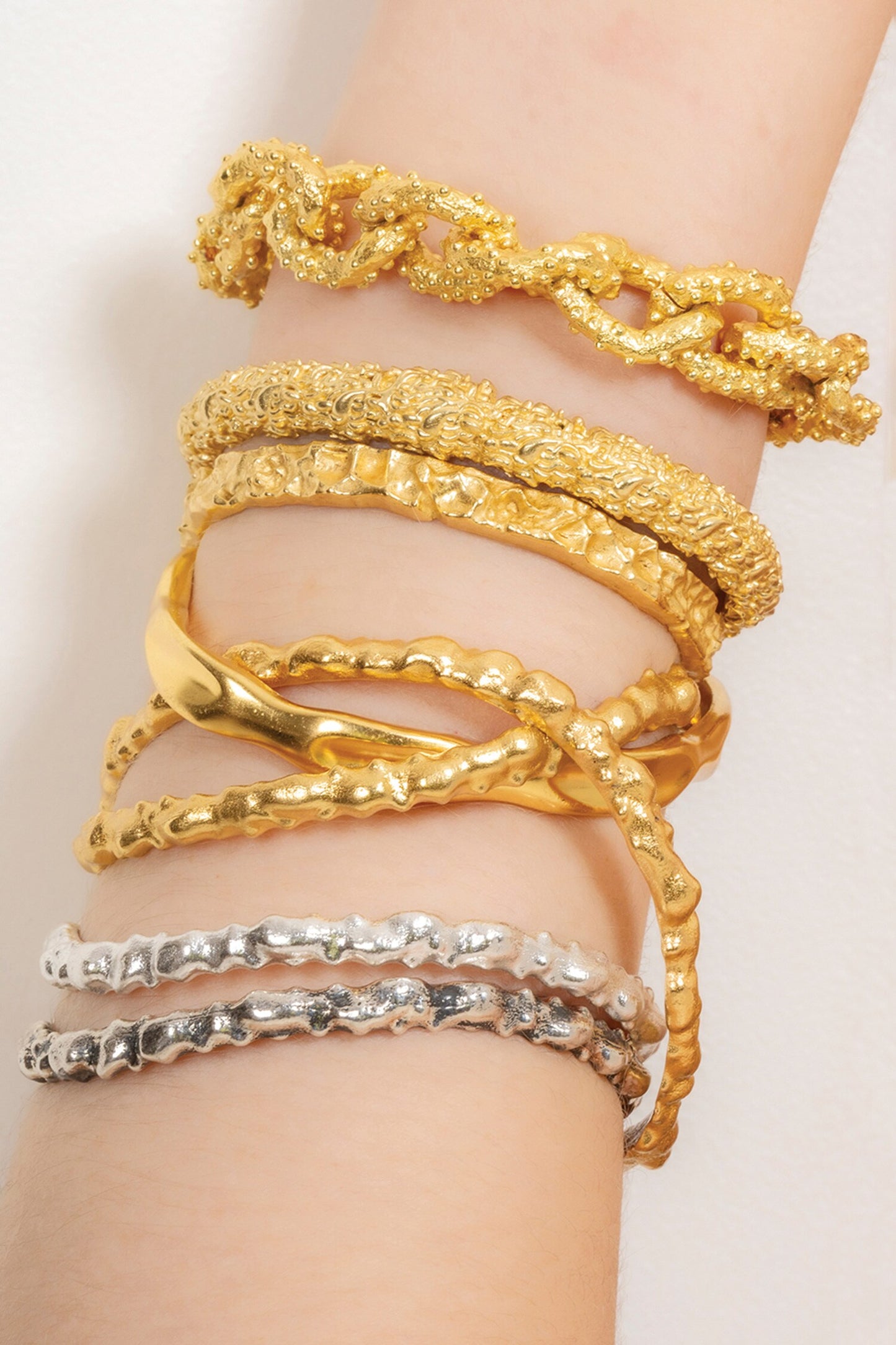 Oxidised Rowdy Textured Pattern Bangle 