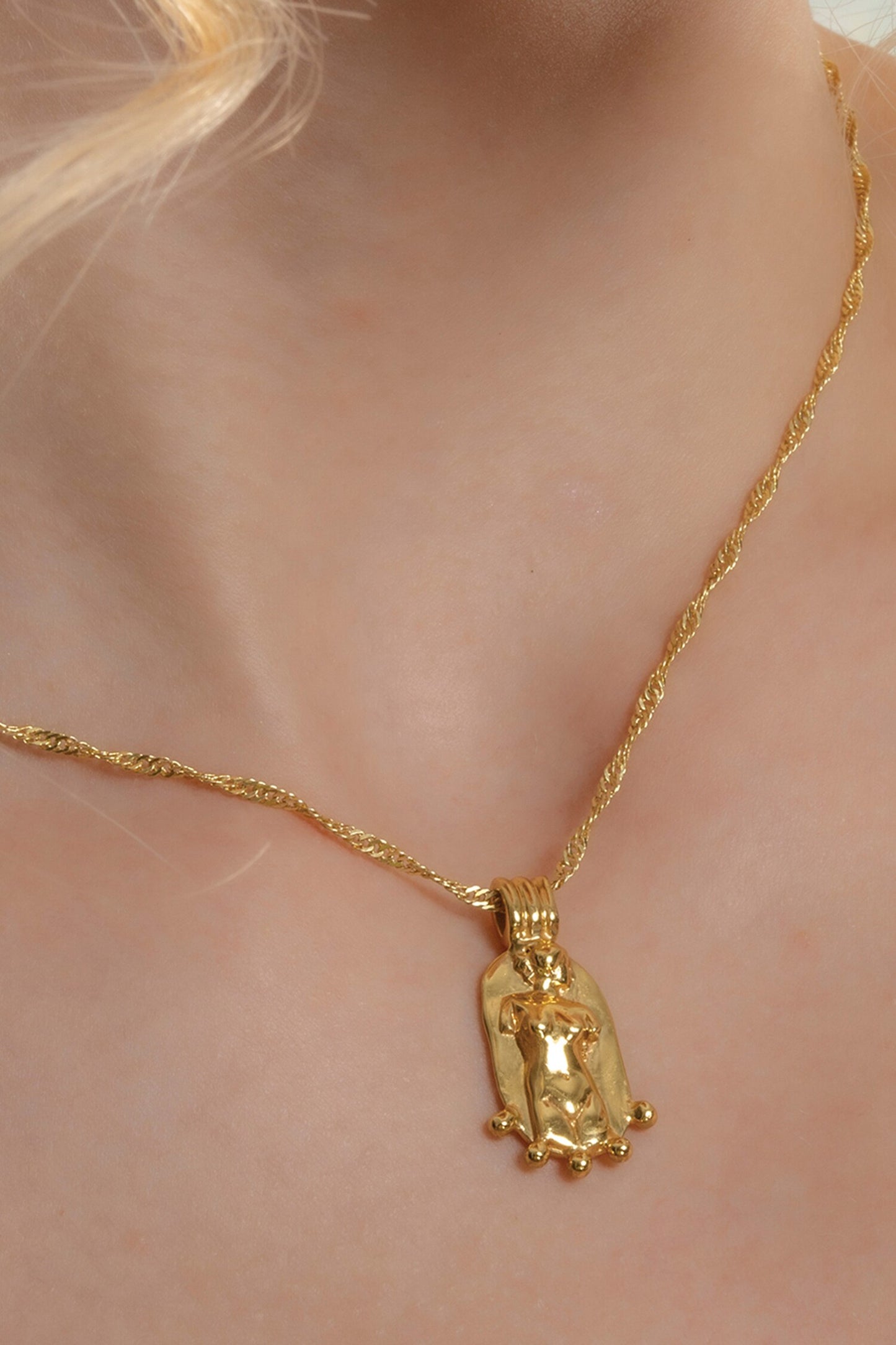 Body Charm Carved Pendant Necklace 