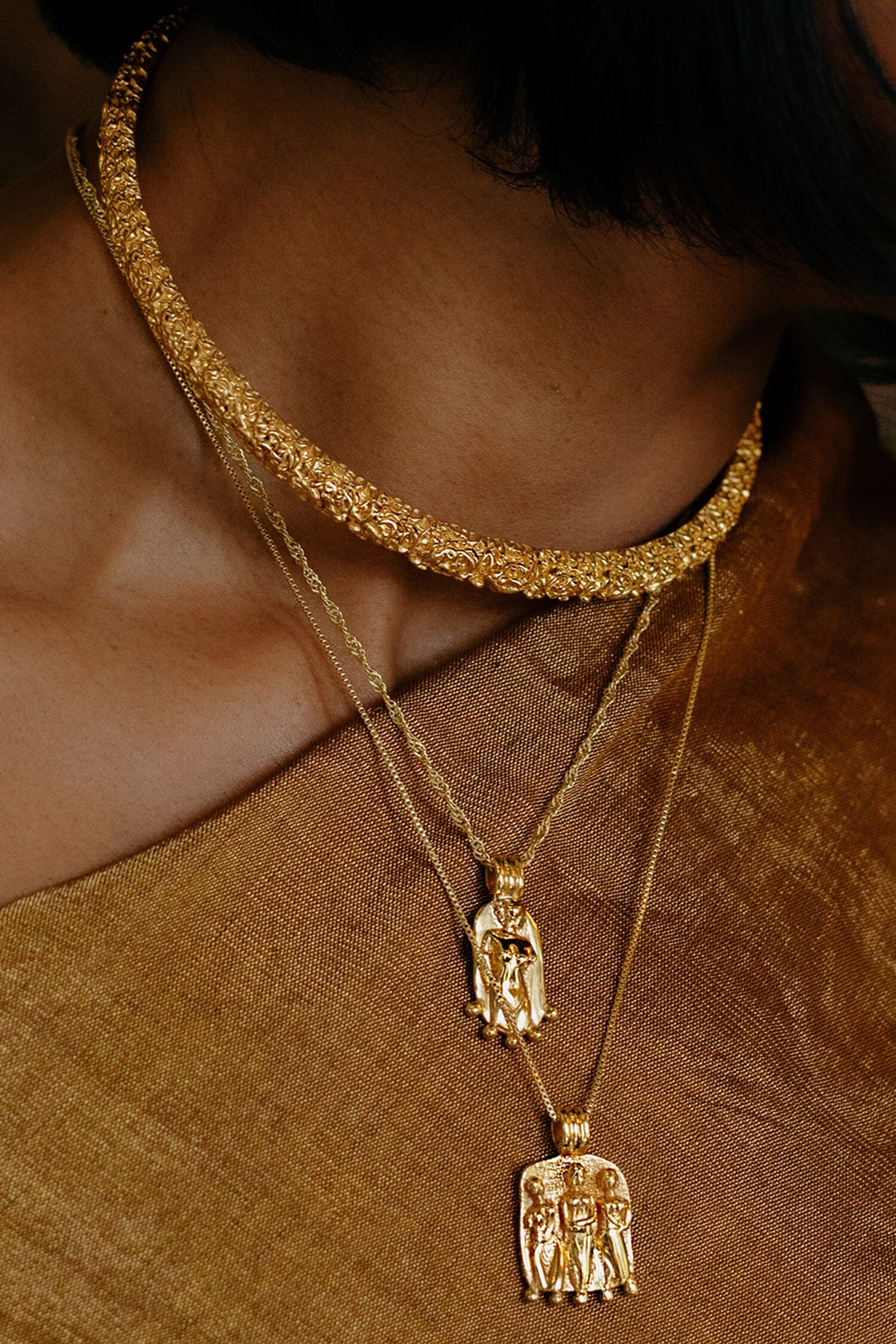 Body Charm Carved Pendant Necklace 