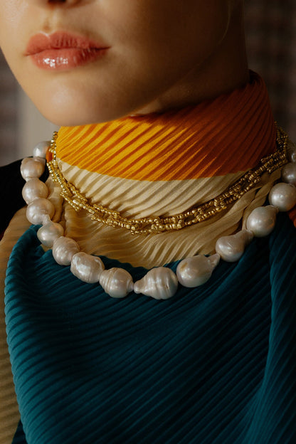 Baroque Pearl Embellished Necklace 
