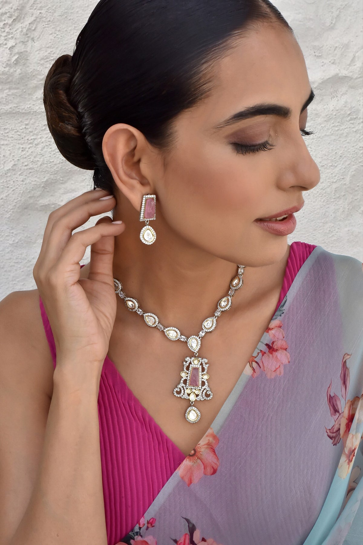 Carved Pendant Necklace Set 