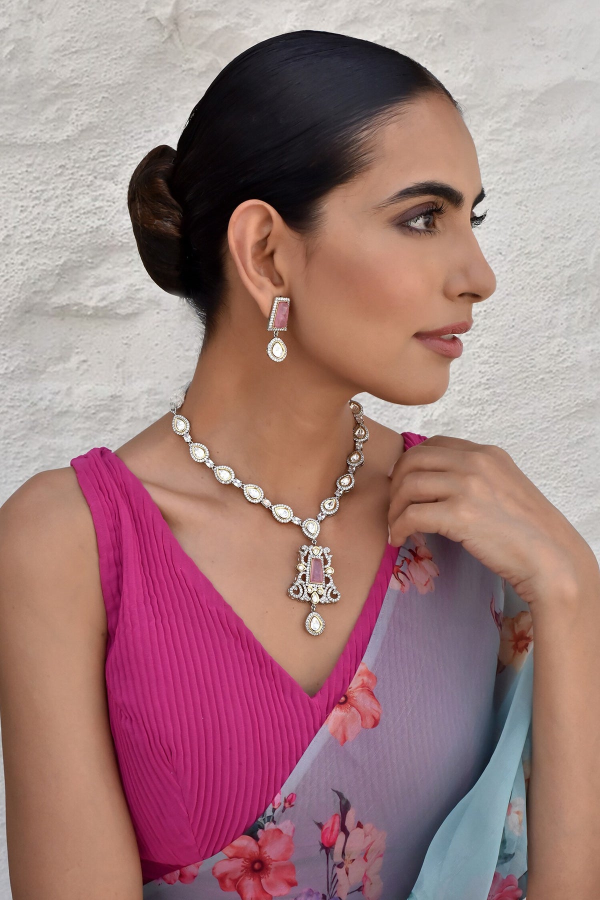 Carved Pendant Necklace Set 
