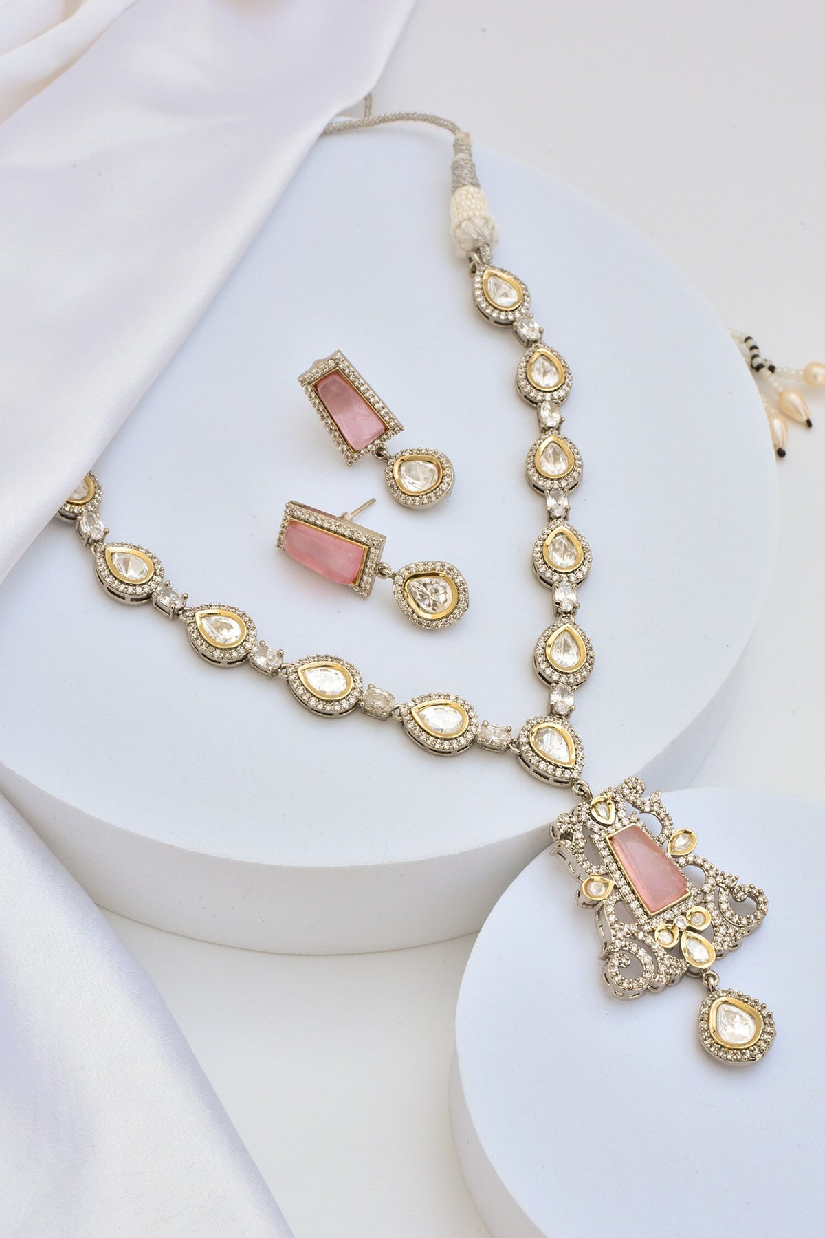 Carved Pendant Necklace Set 