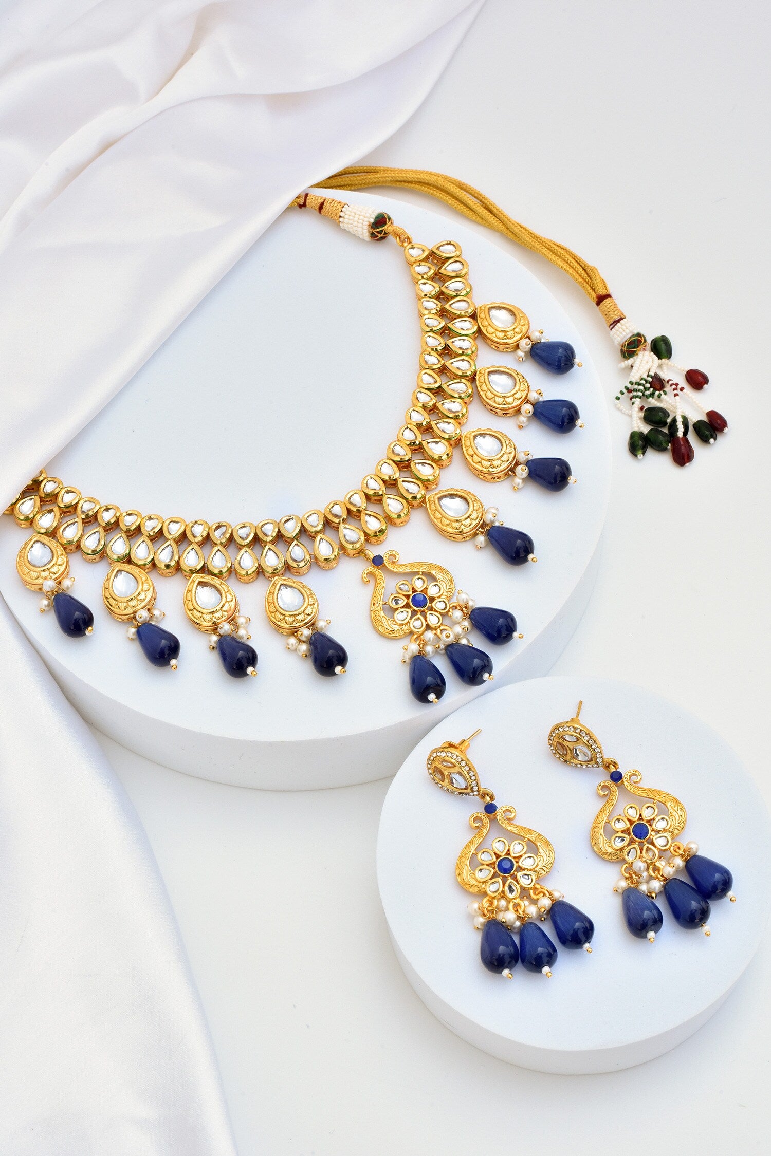 Flower Carved Kundan Embellished Jewellery Set 