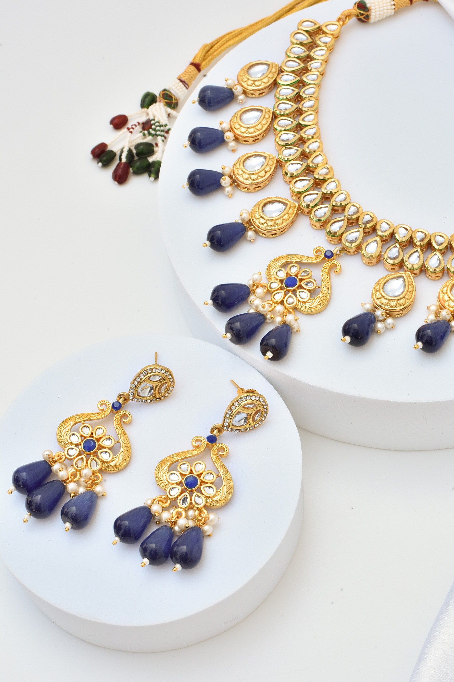 Flower Carved Kundan Embellished Jewellery Set 
