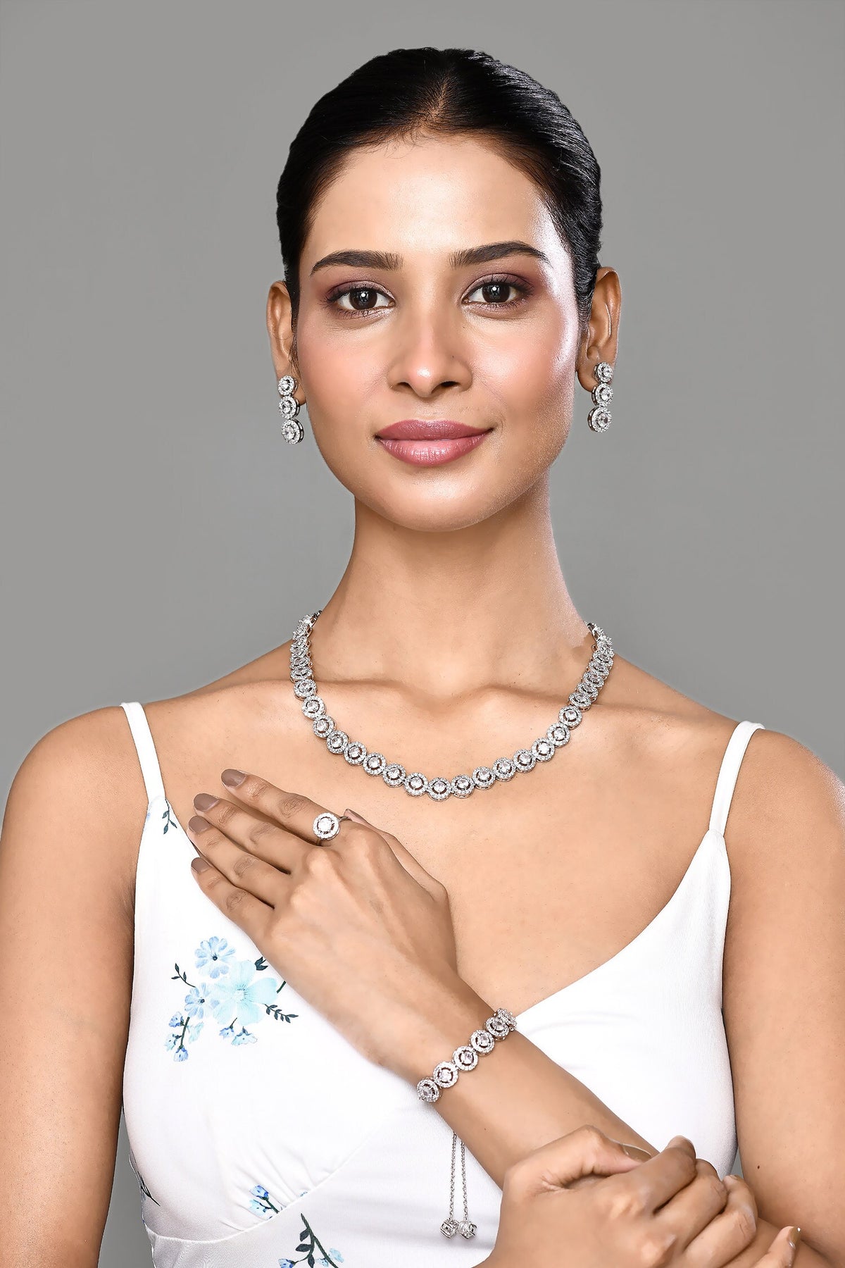Round Stone Studded Necklace Set 