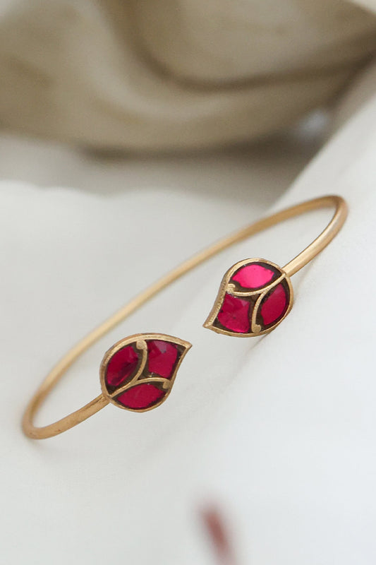 Tourmaline Stone Cutwork Bracelet 