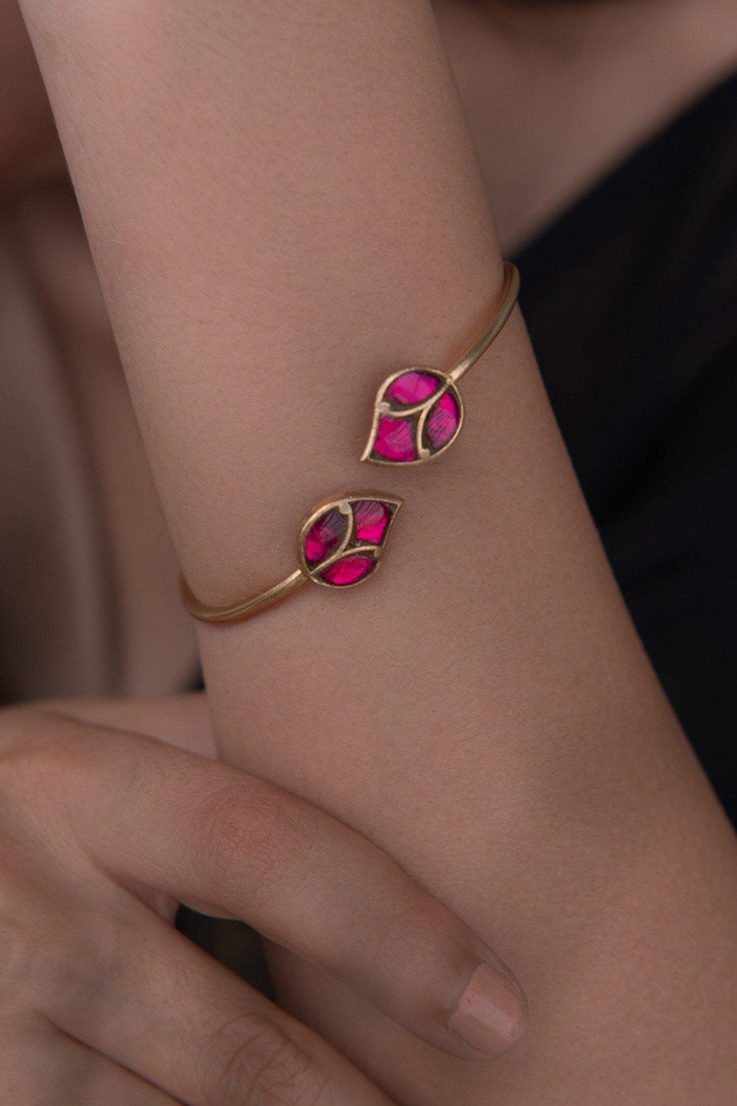 Tourmaline Stone Cutwork Bracelet 