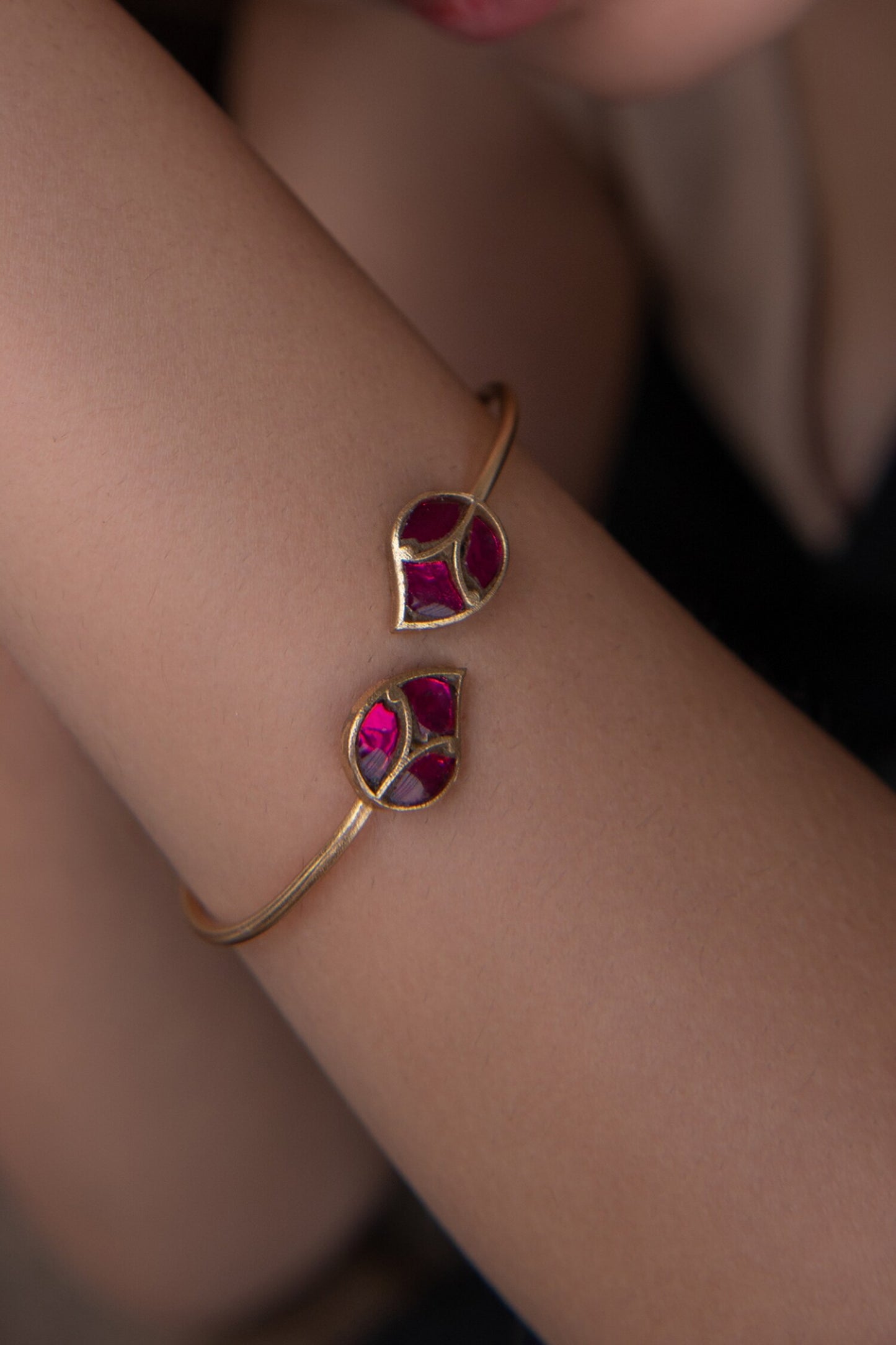 Tourmaline Stone Cutwork Bracelet 