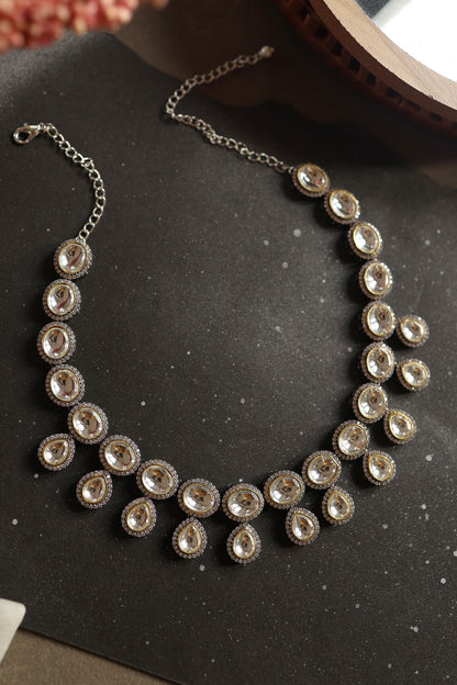 Gleaming Polki Embellished Victorian Necklace 