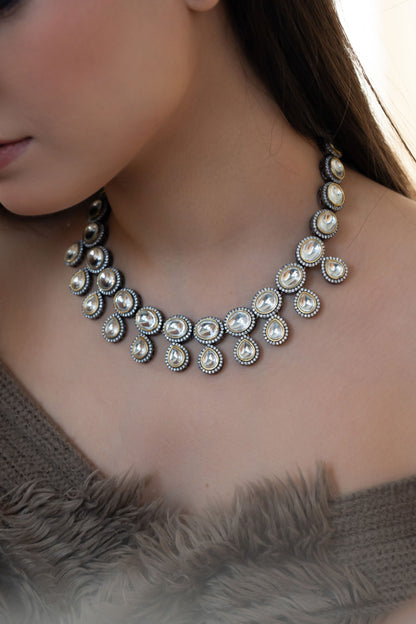 Gleaming Polki Embellished Victorian Necklace 