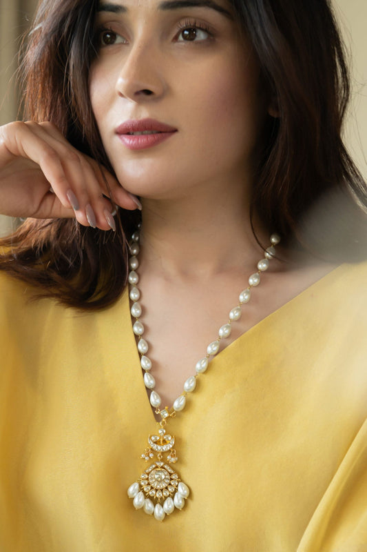 Ornate Bloom Kundan Pendant Necklace 