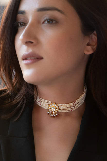 Polki Embellished Pendant Choker 
