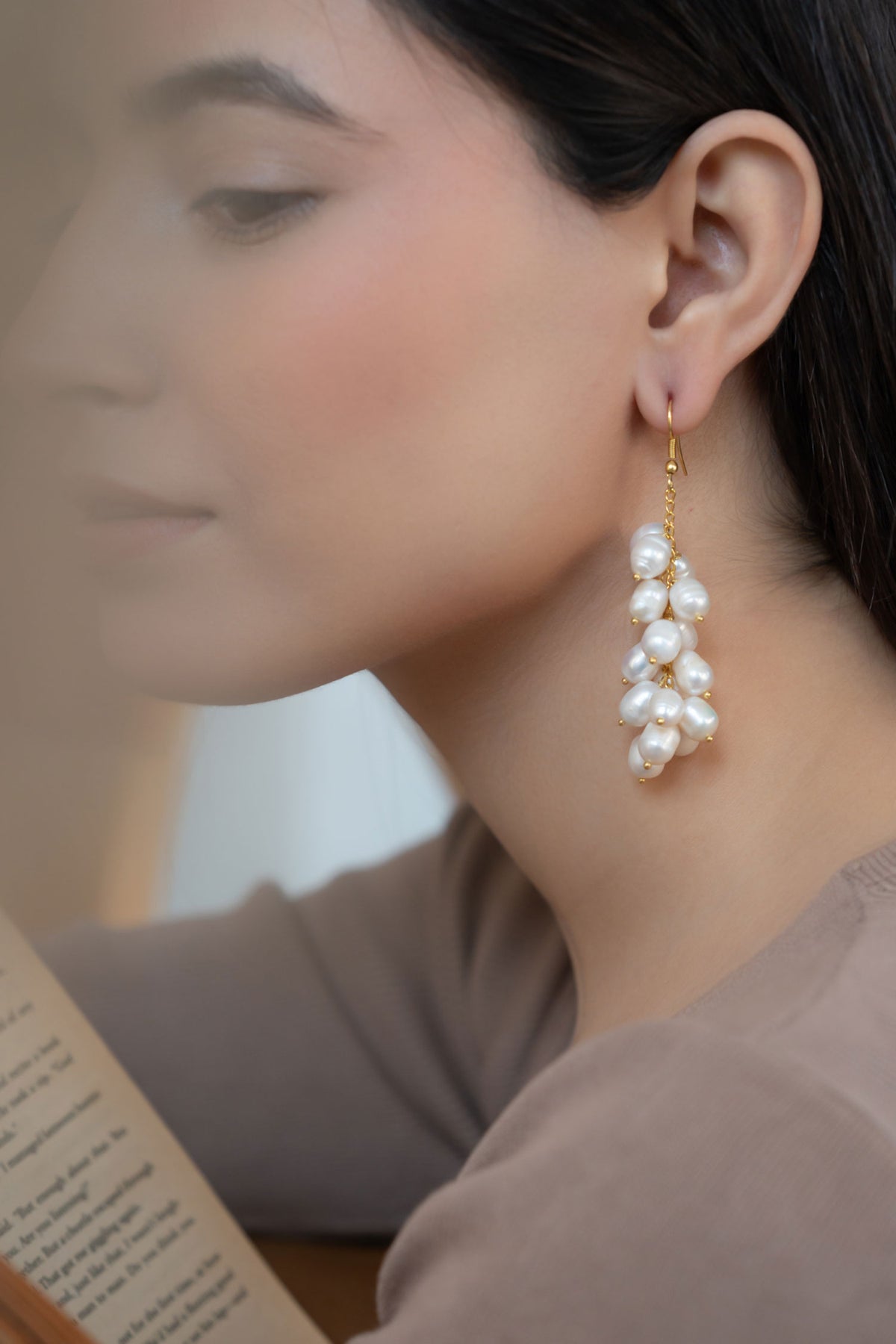 Shell Pearl Embellished Earrings 