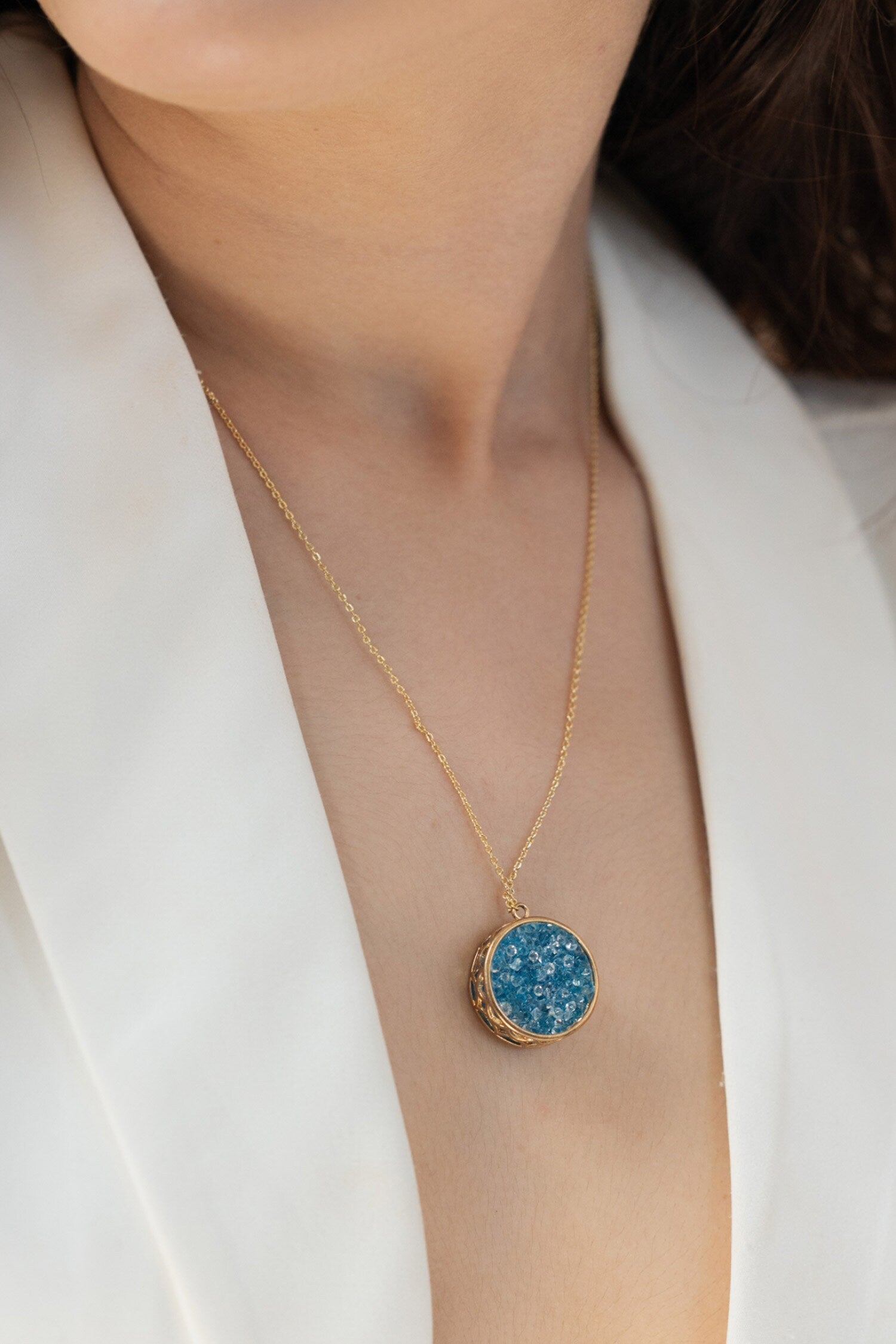 Natural Stone Embellished Pendant Necklace 