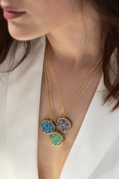 Natural Stone Embellished Pendant Necklace 