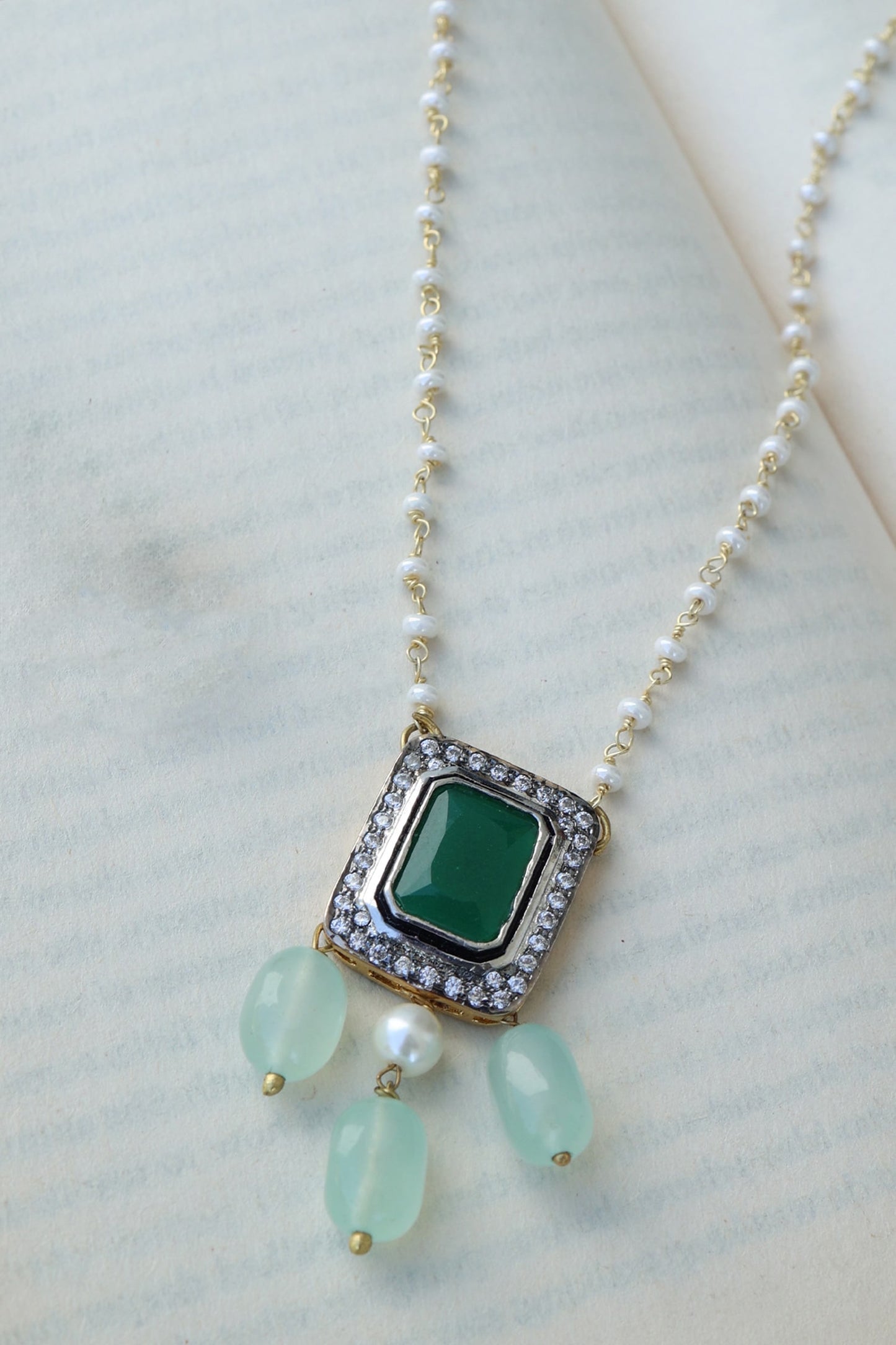 Stone Studded Pendant Necklace 