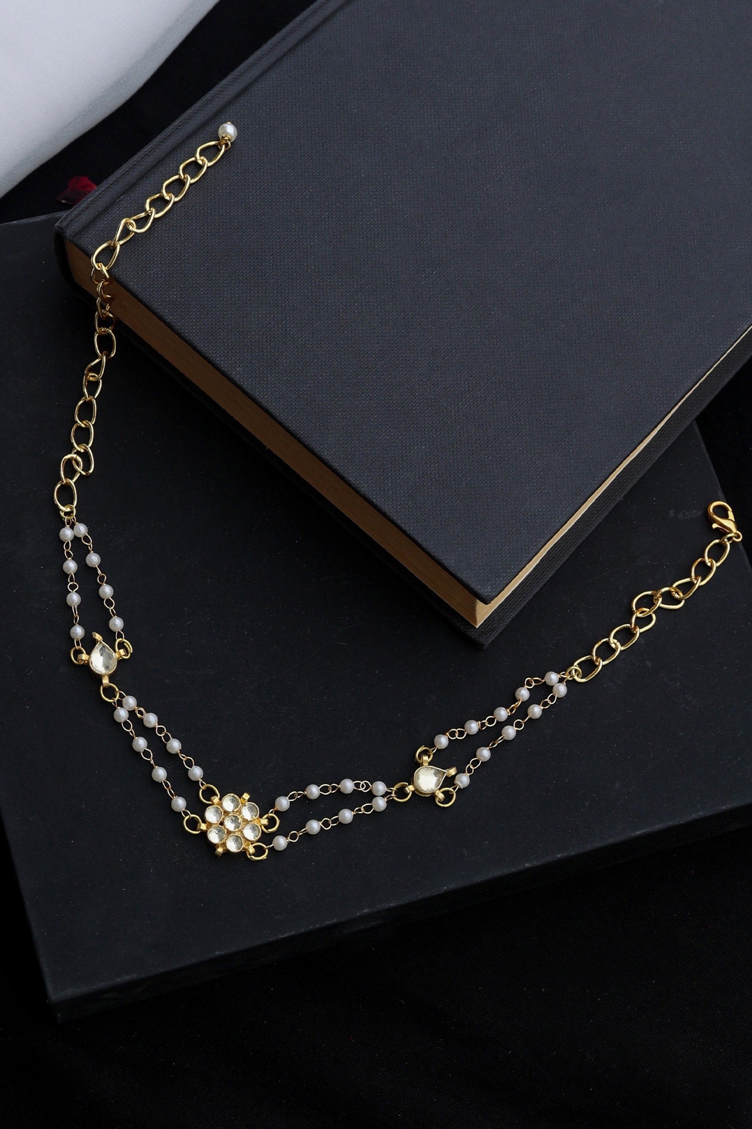 Stone Studded Pearl Choker 