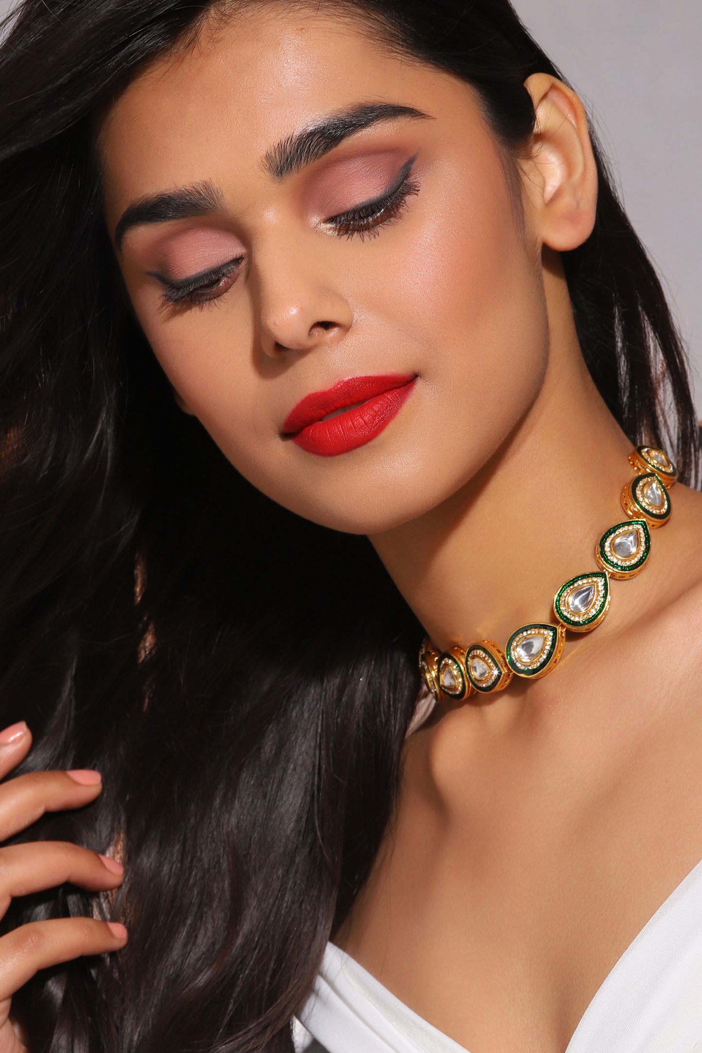 Glorius Teardrop Kundan Necklace 