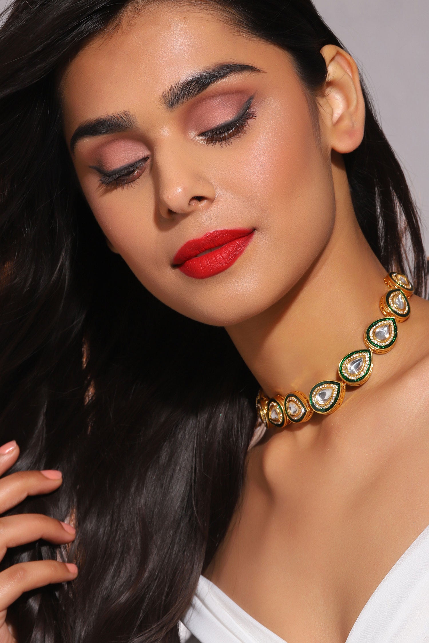 Glorius Teardrop Kundan Necklace 