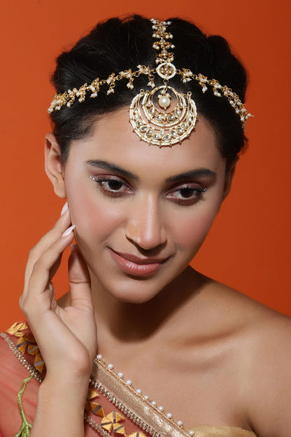 Teardrop Kundan Embellished Mathapatti 