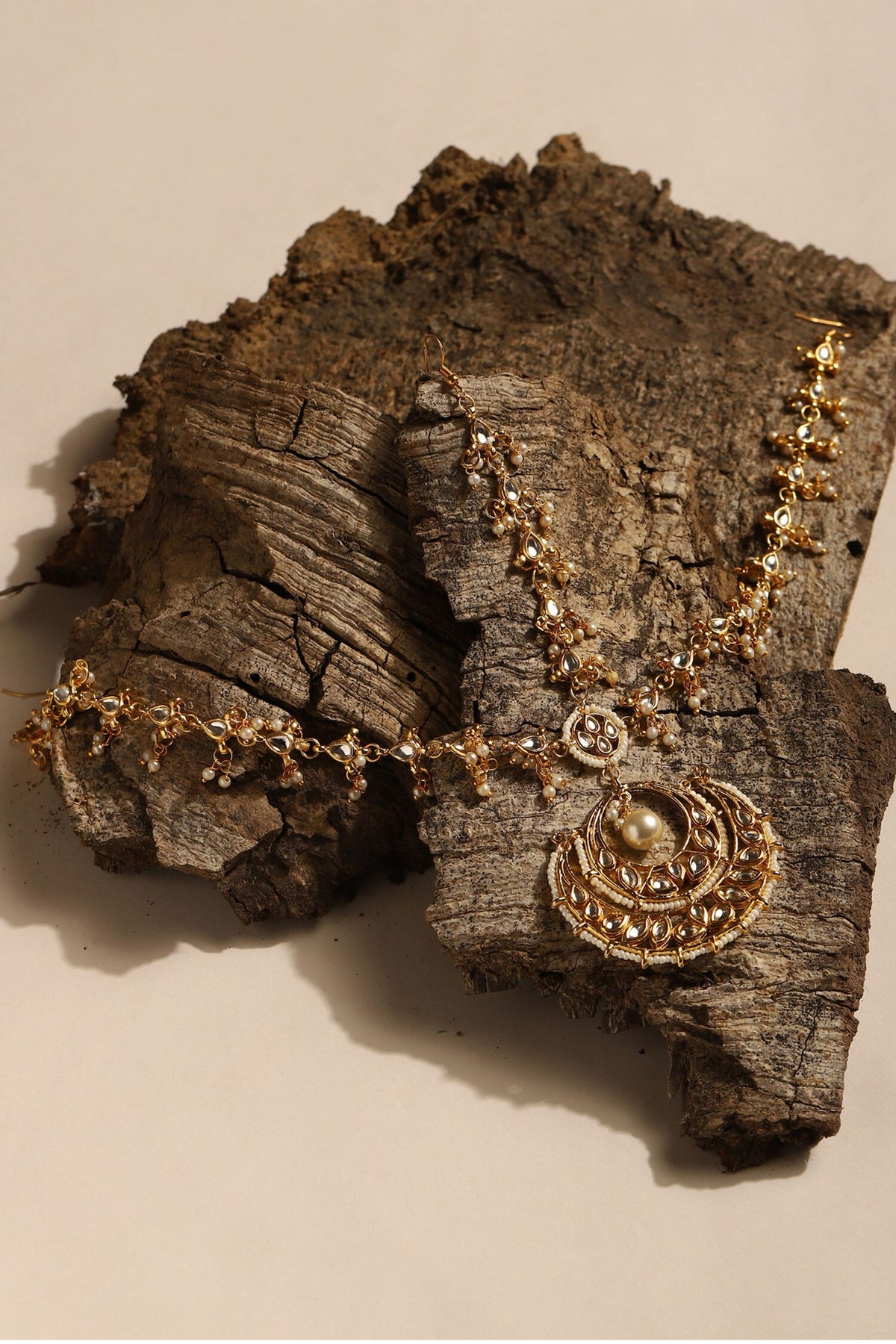 Teardrop Kundan Embellished Mathapatti 