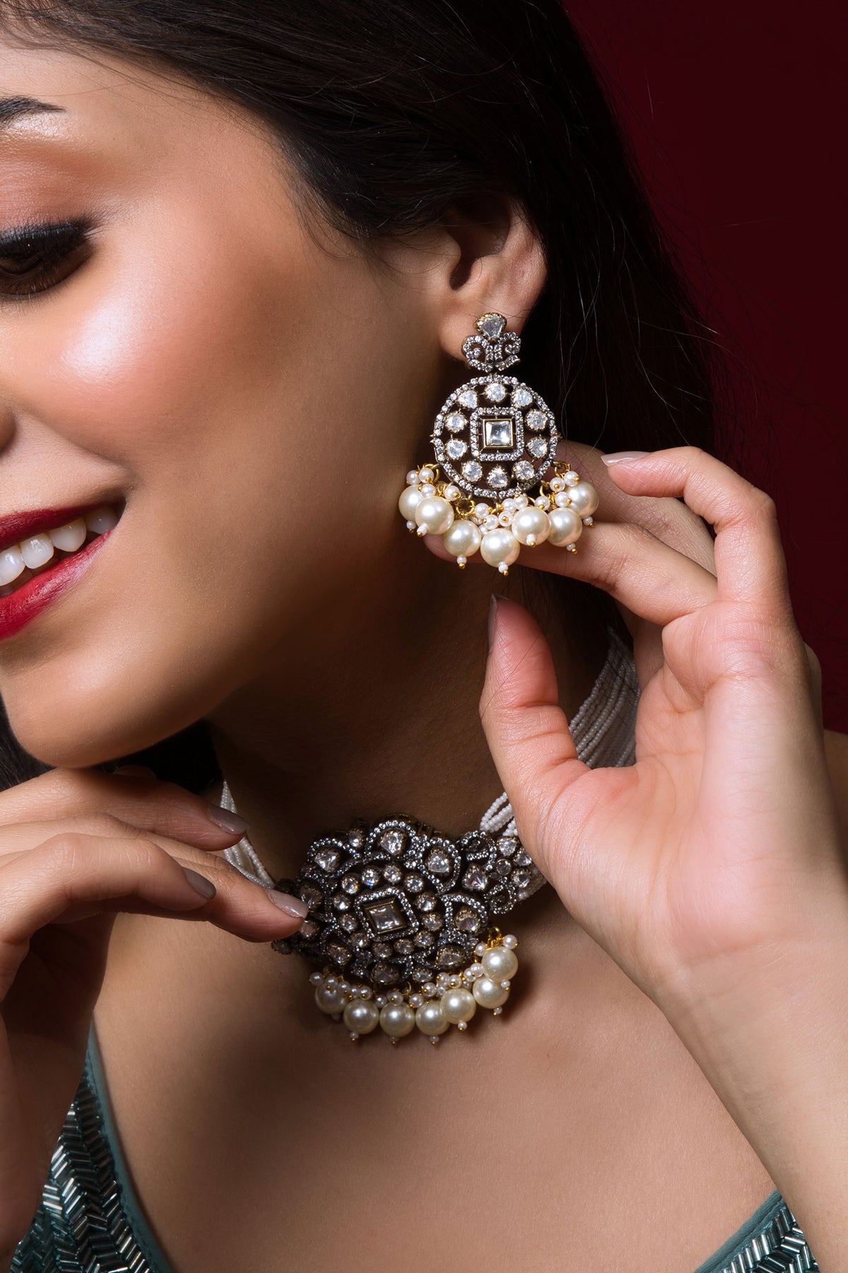 Victorian Stones Embellished Choker Necklace Set 