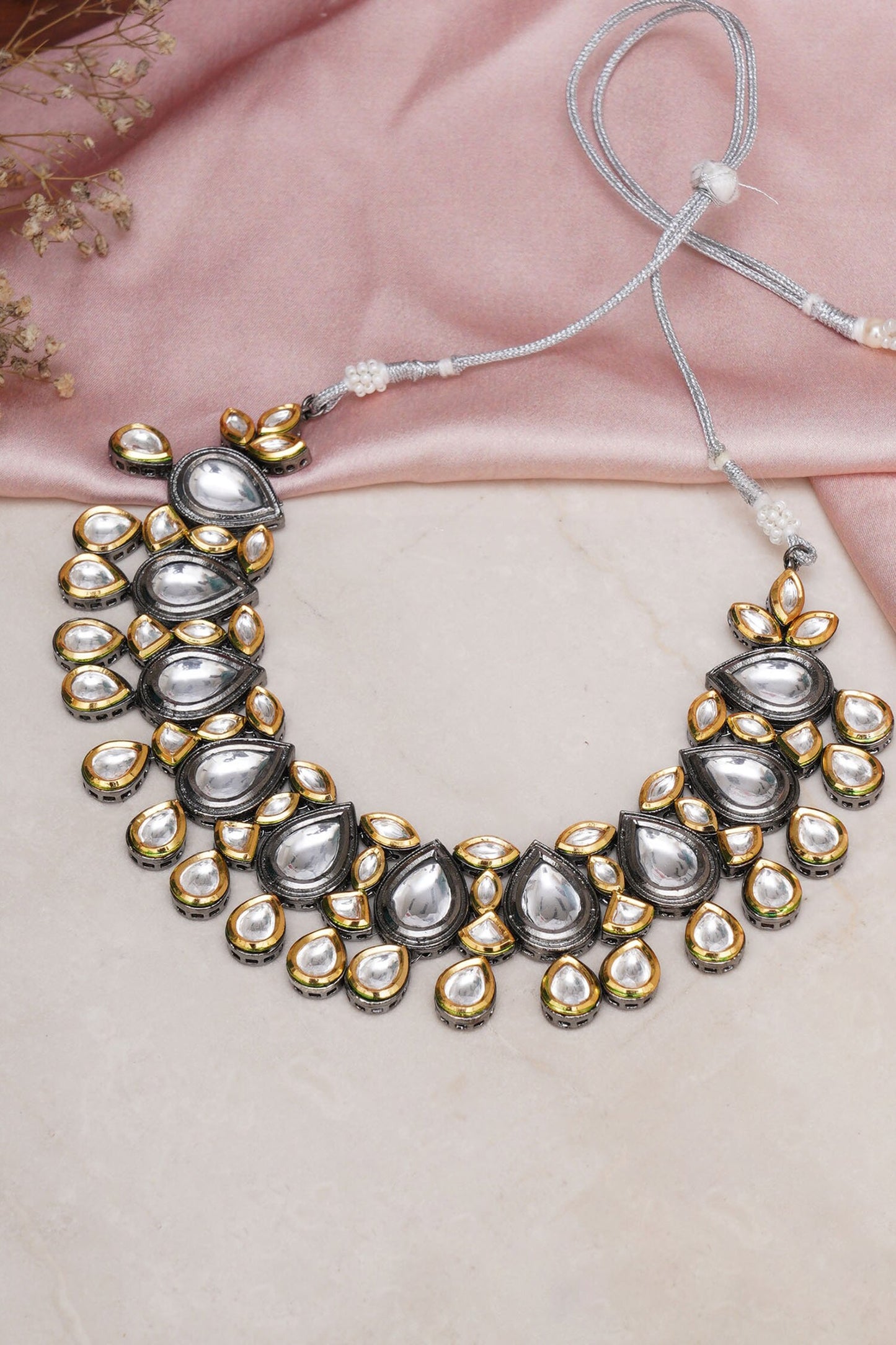 Dual Toned Kundan Embellished Necklace 