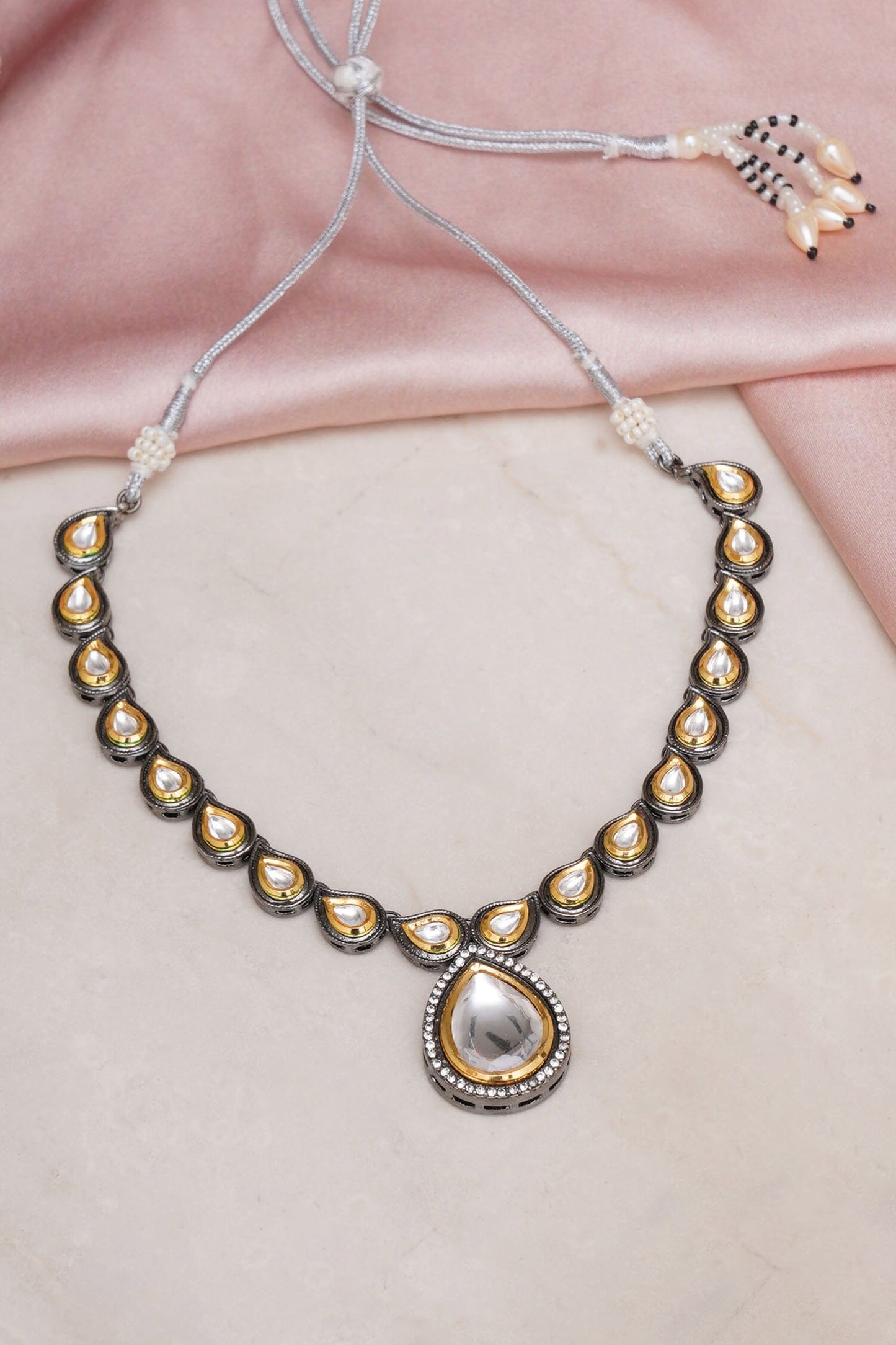 Kundan Embellished Necklace 