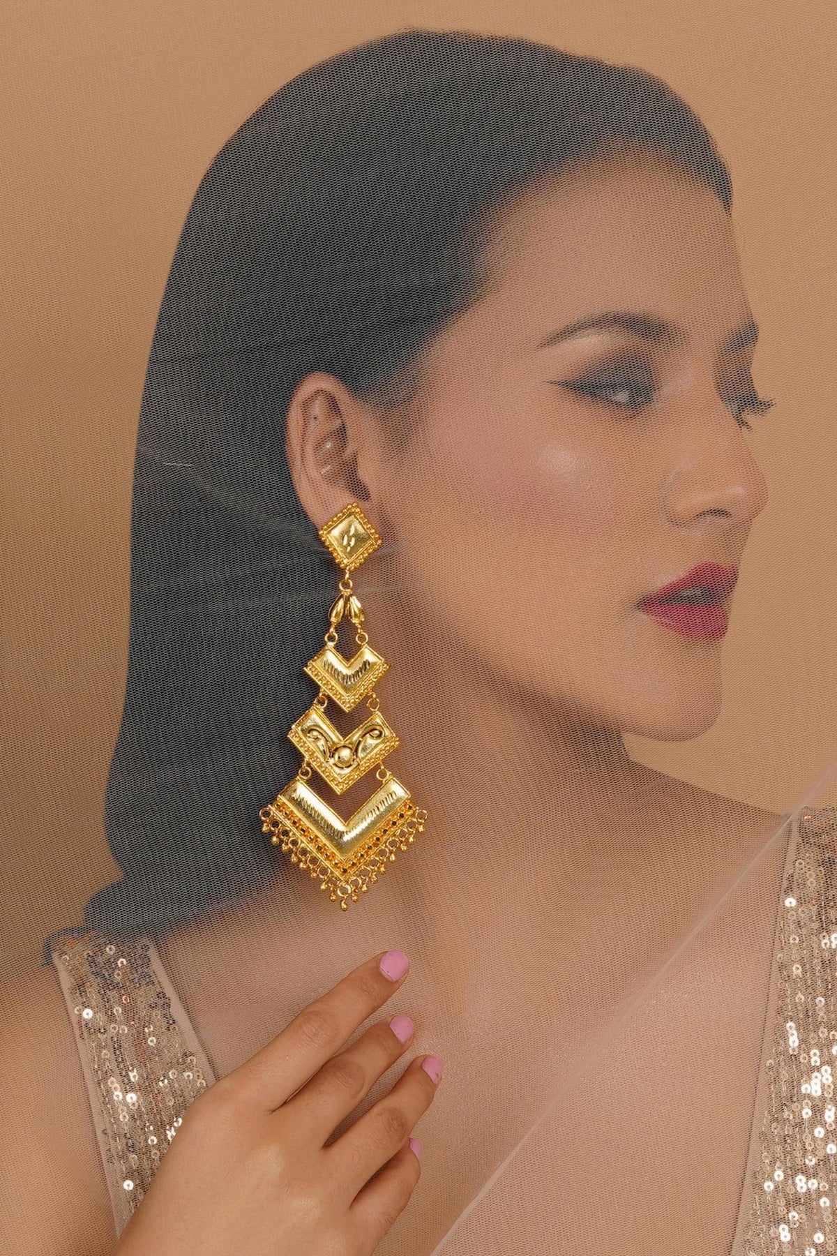 Geometric Carved Chandelier Earrings 