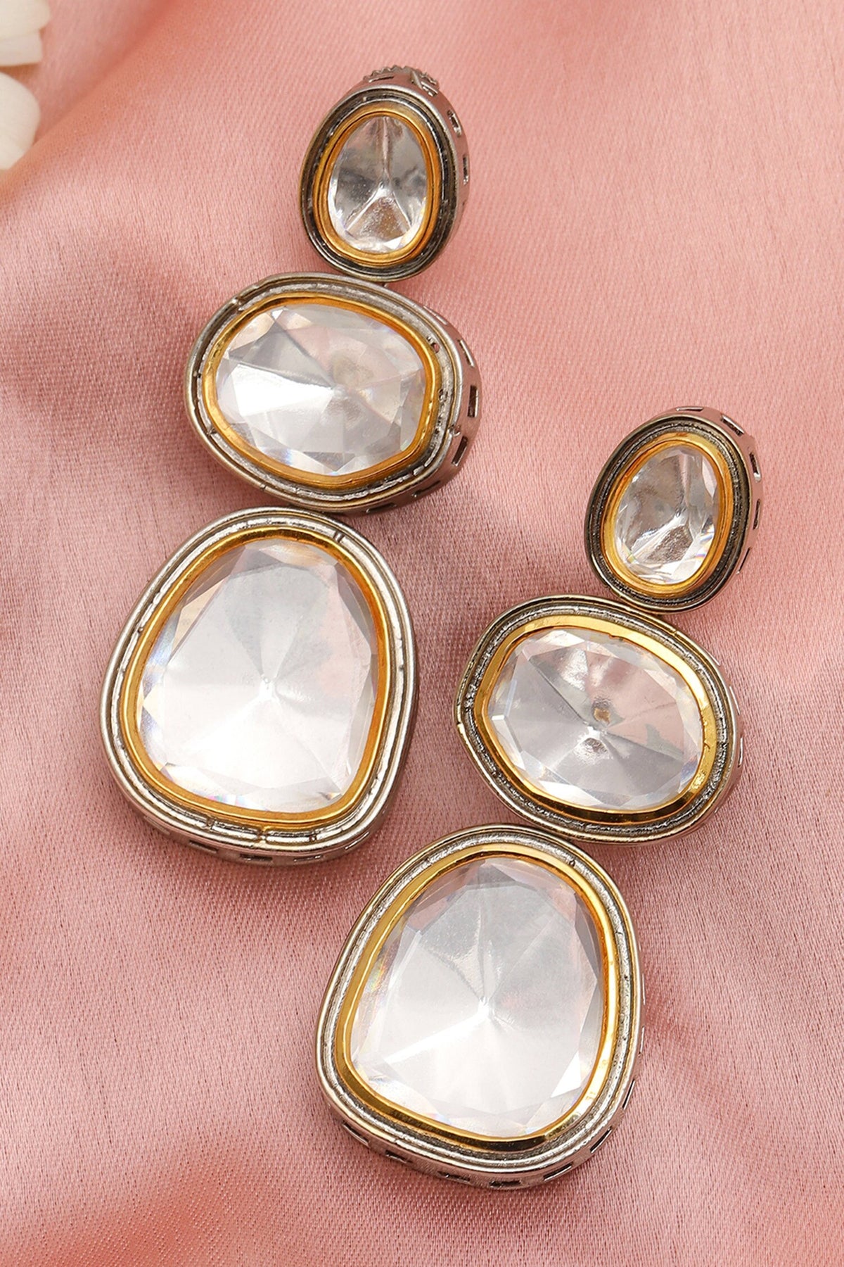 Silver Geometric Kundan Earrings 