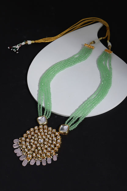 Carved Kundan Pendant Necklace 
